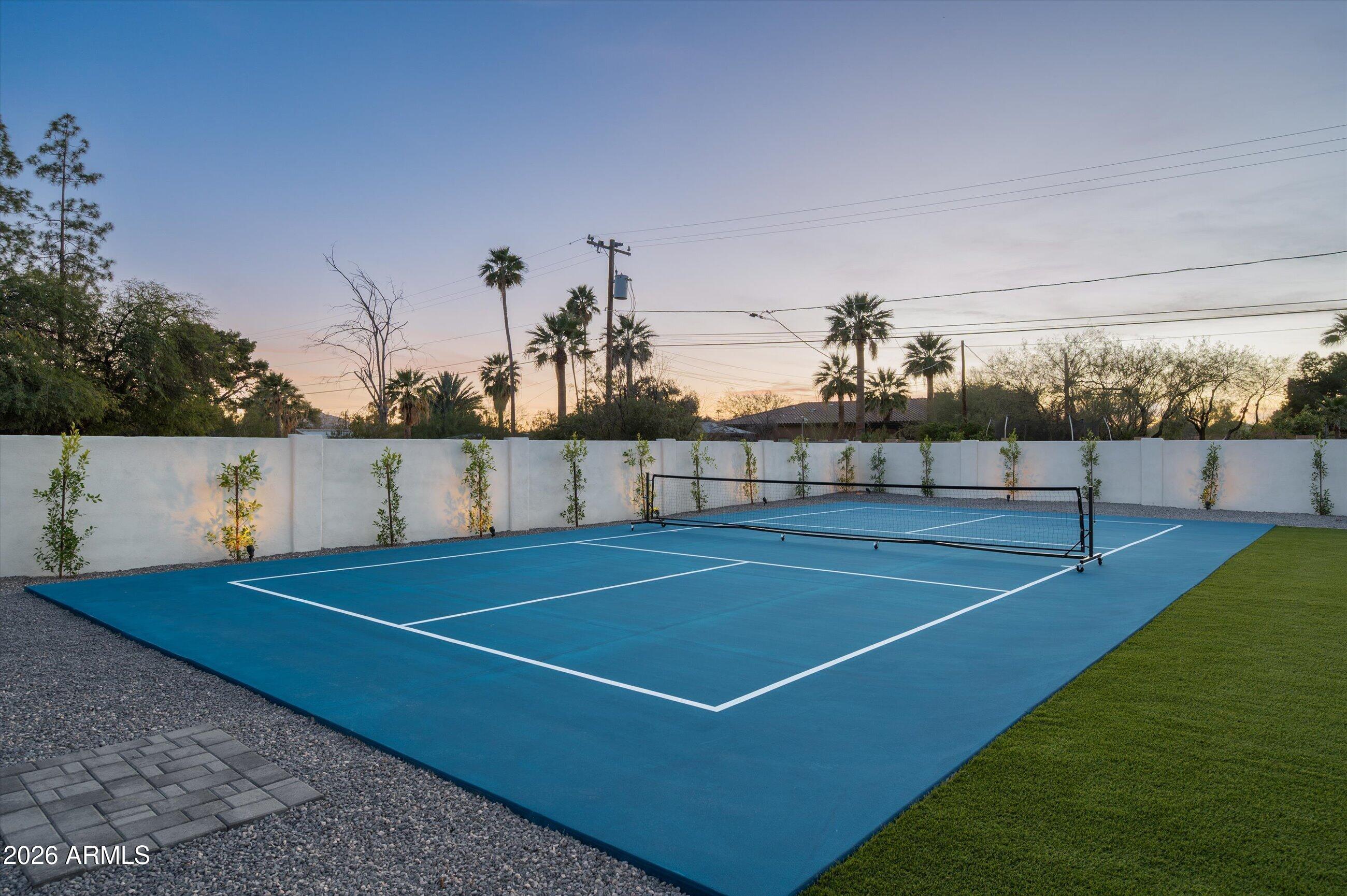 7121 E LARKSPUR Drive