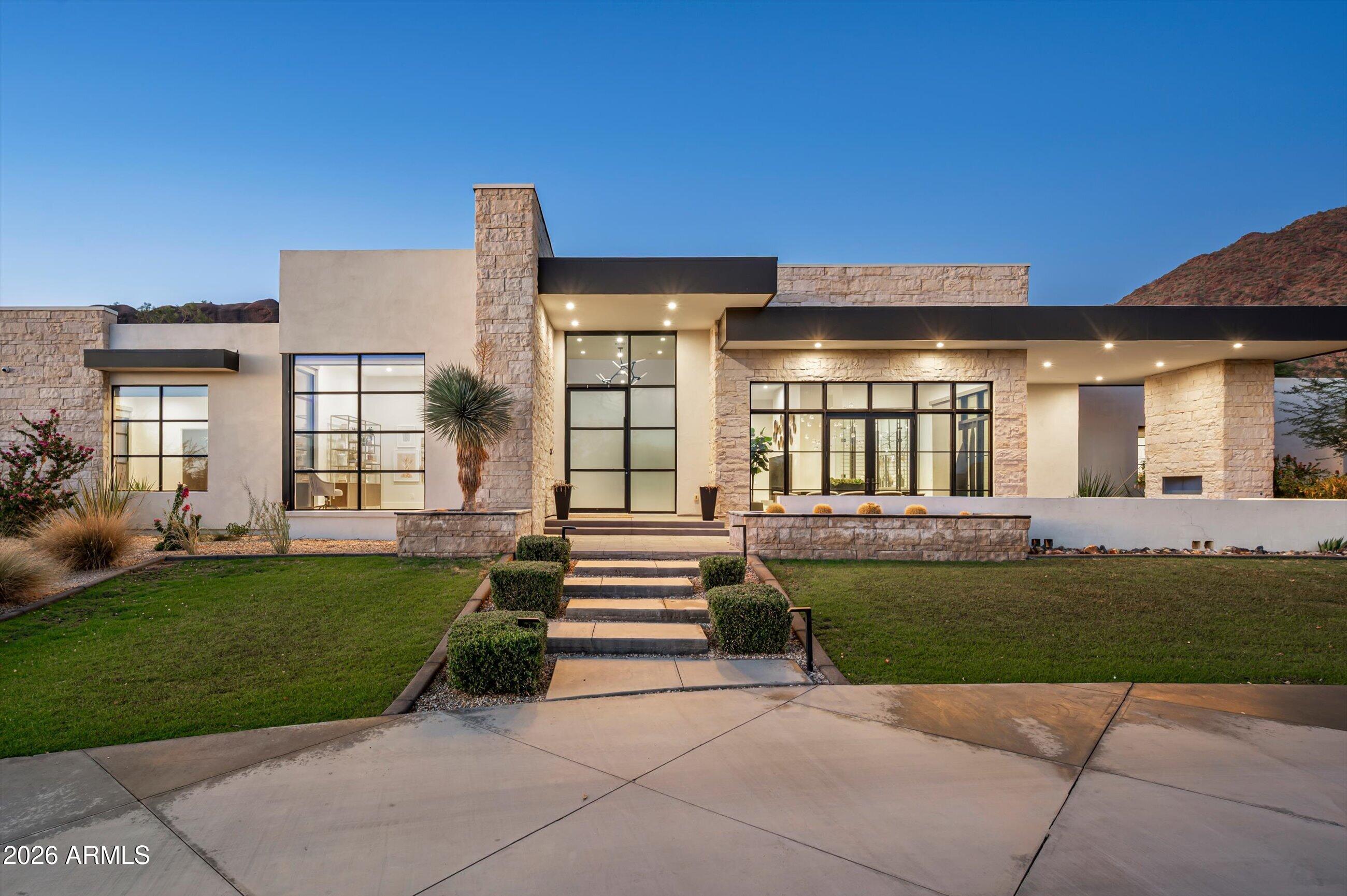 4822 E PALOMINO Road