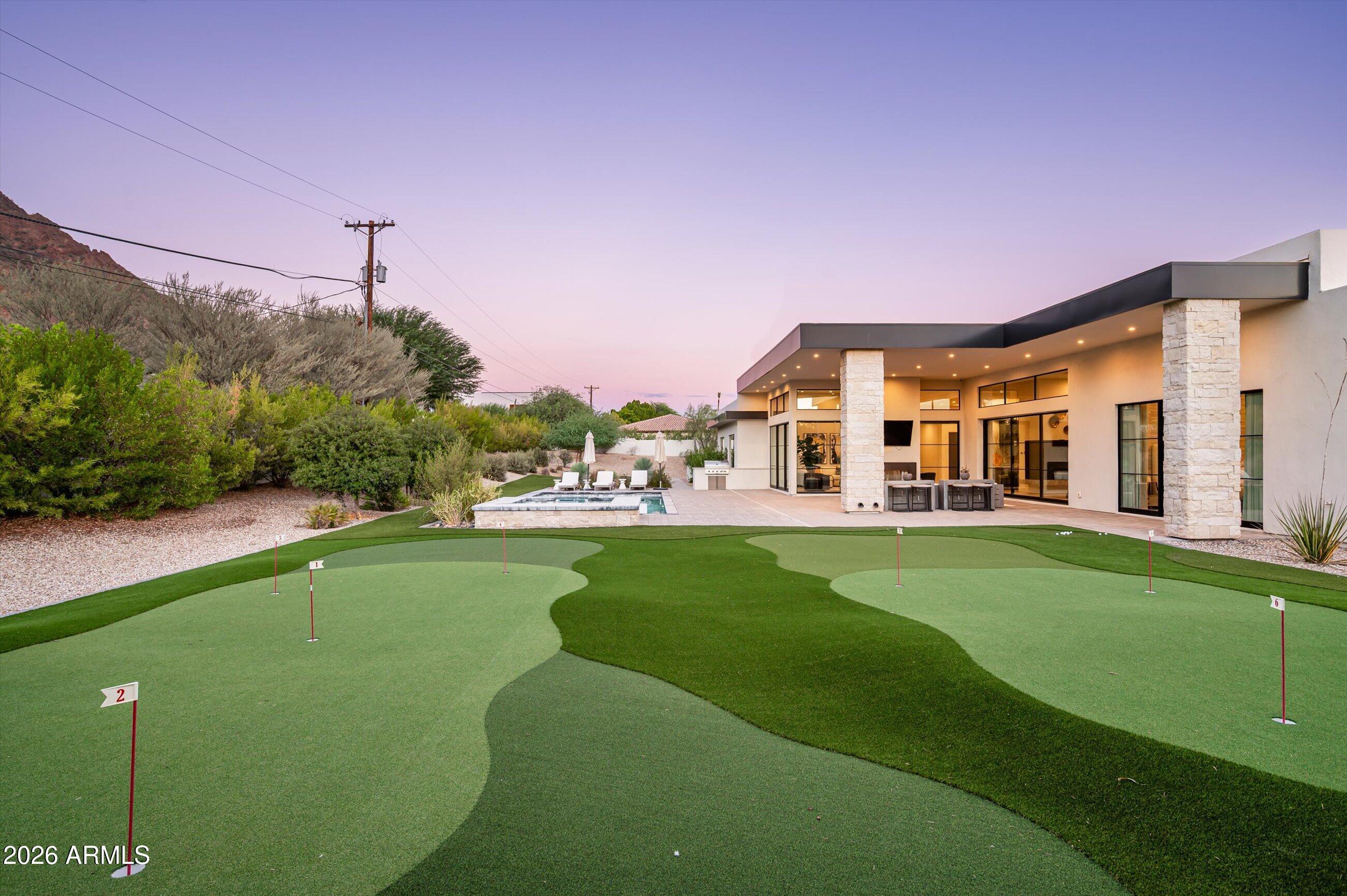 4822 E PALOMINO Road