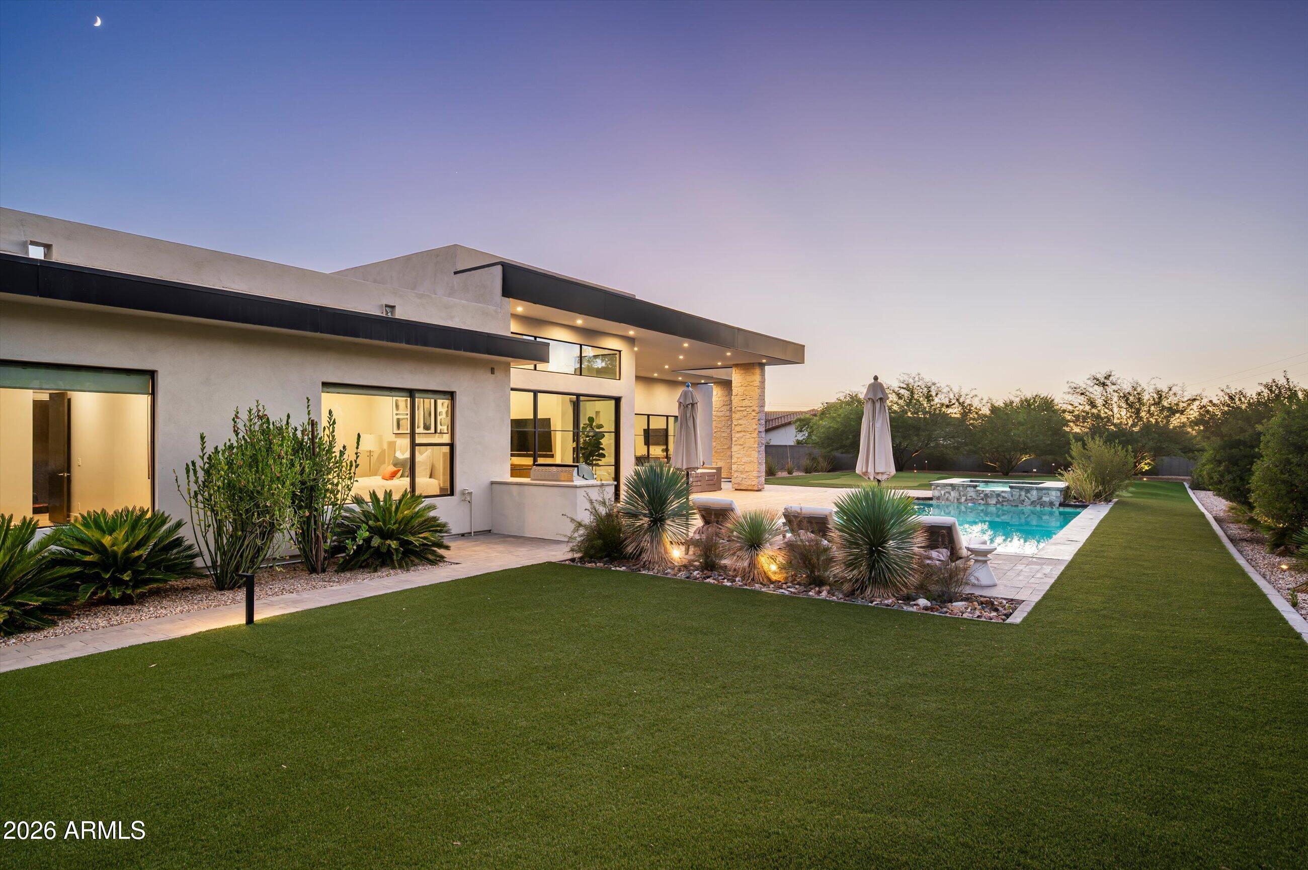 4822 E PALOMINO Road