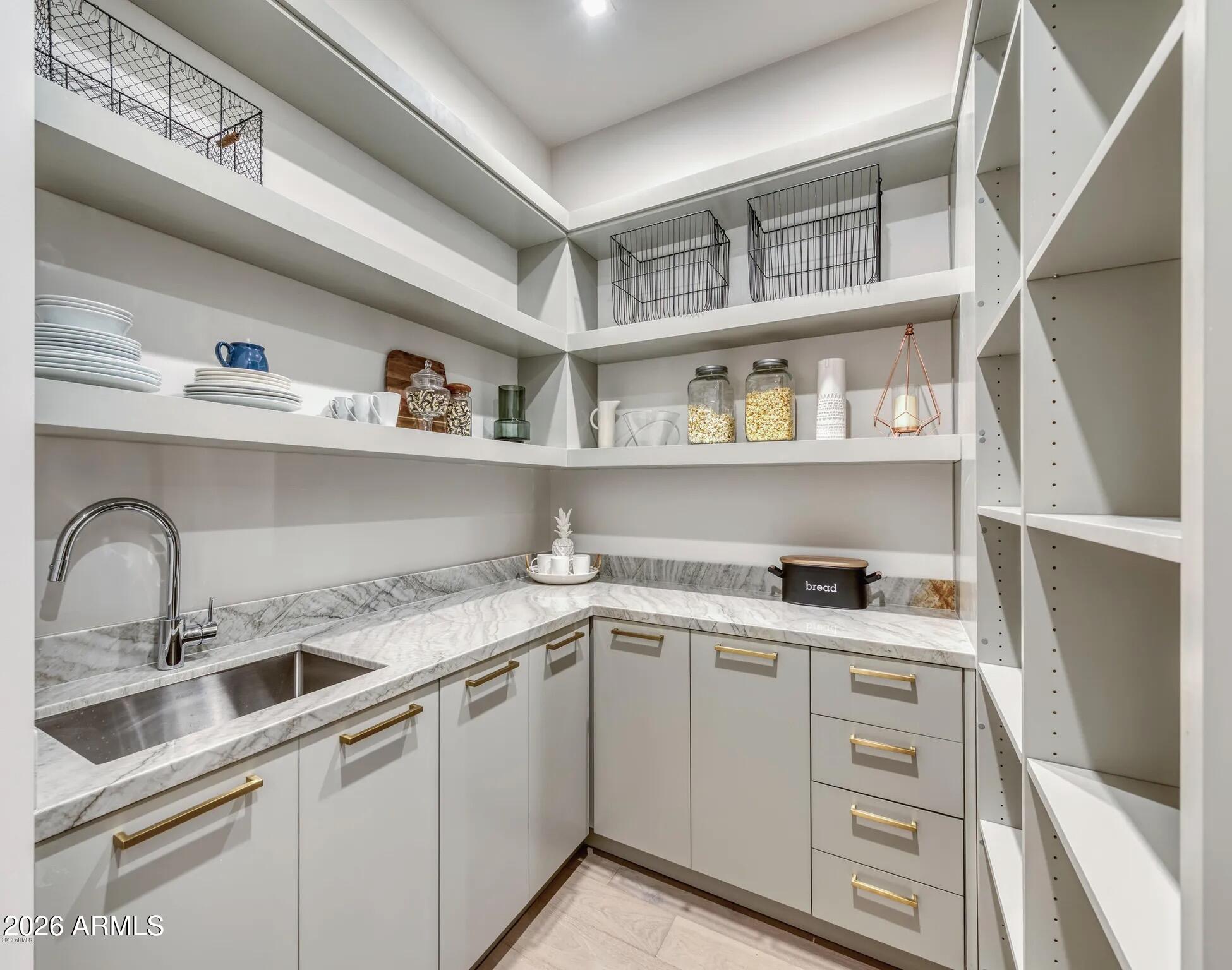 4822 E PALOMINO Road