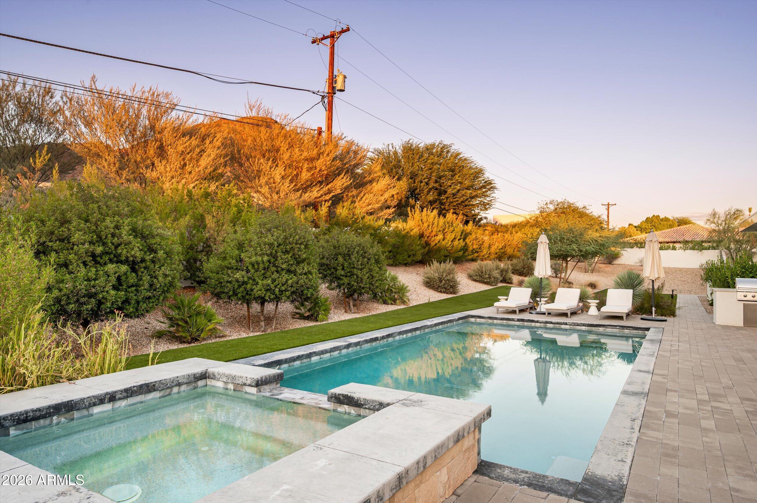 4822 E PALOMINO Road