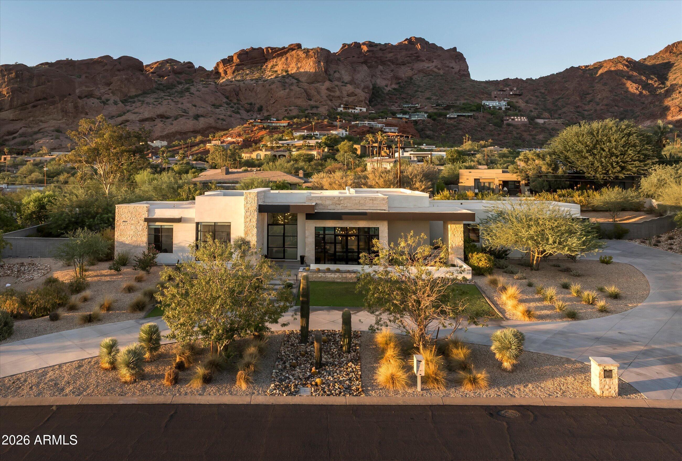 4822 E PALOMINO Road