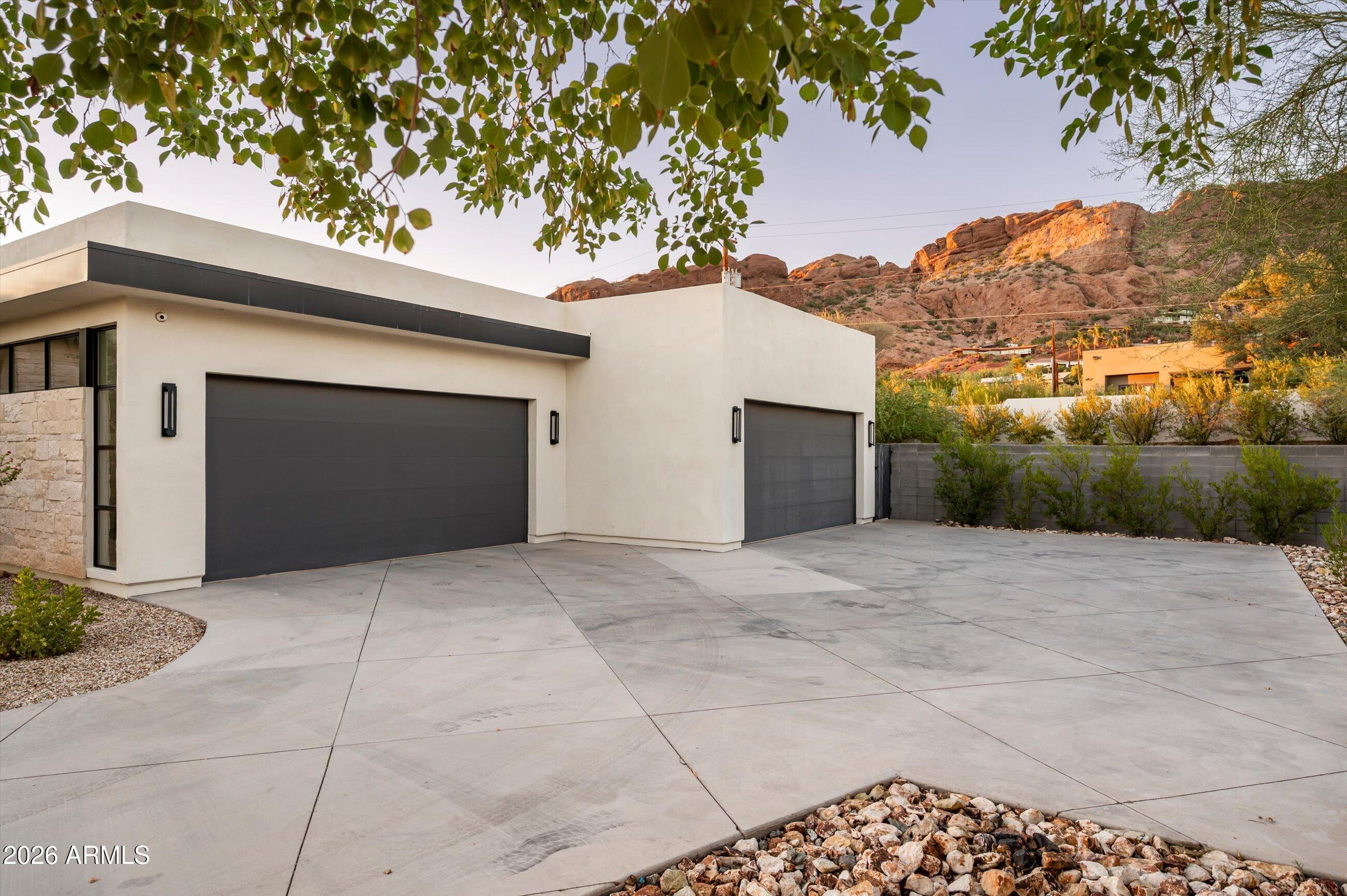 4822 E PALOMINO Road