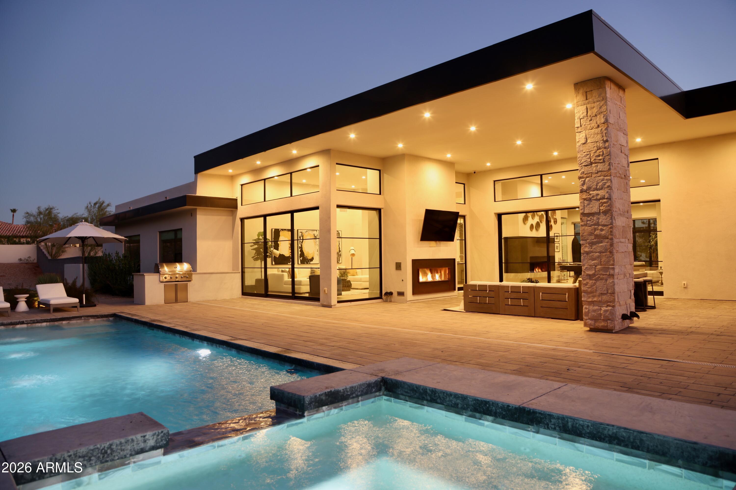 4822 E PALOMINO Road