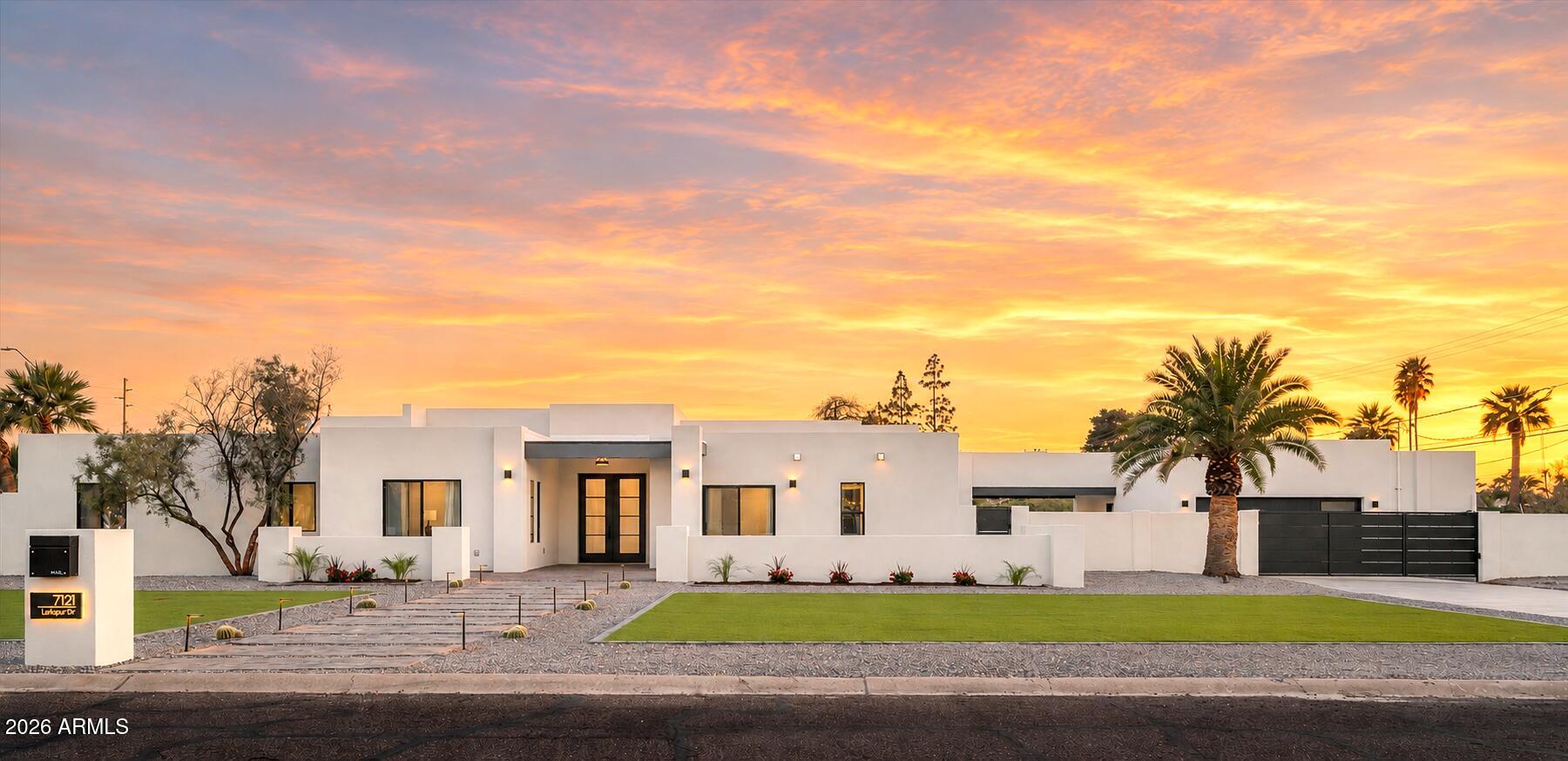 7121 E LARKSPUR Drive