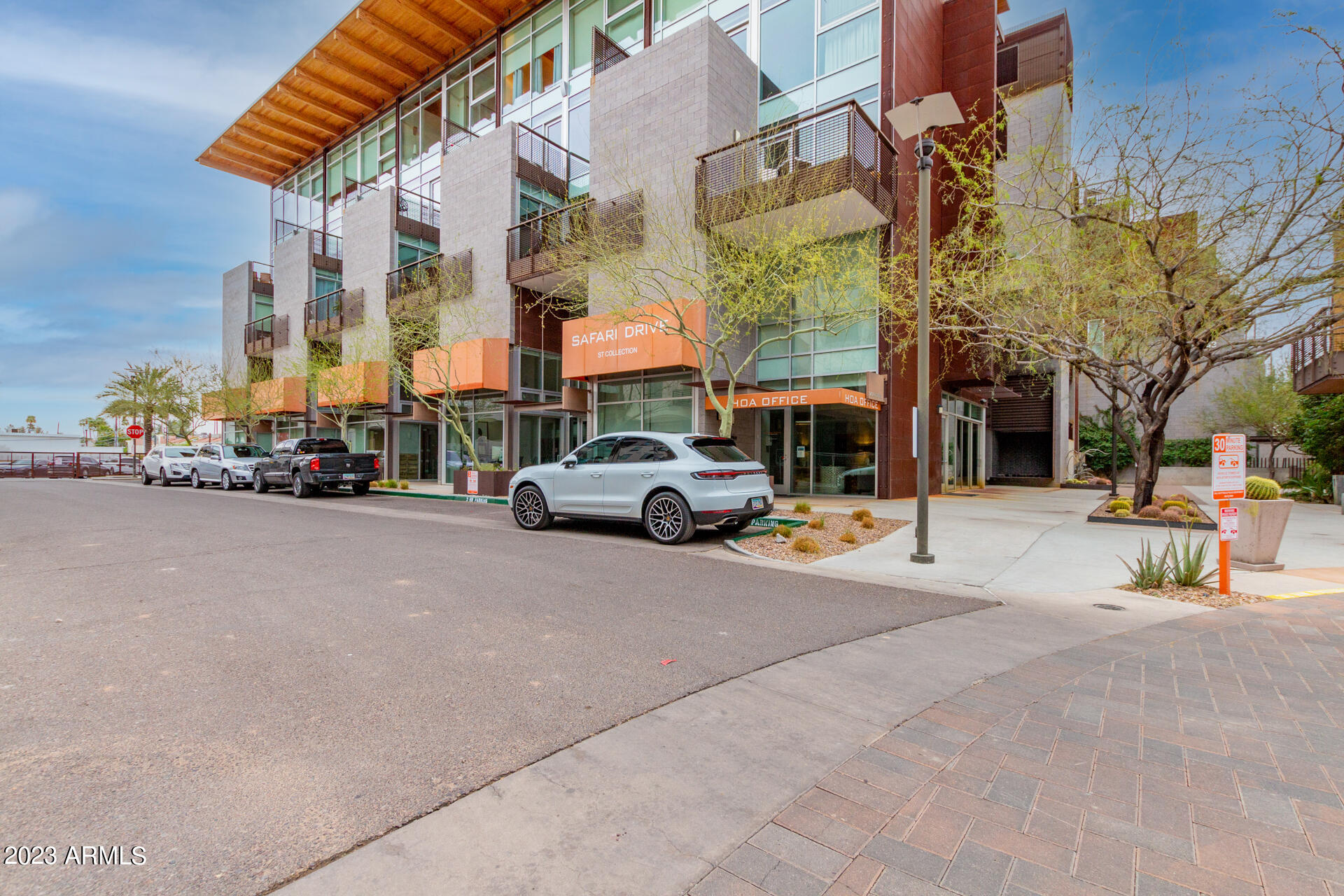 4747 N SCOTTSDALE Road Unit: C1009