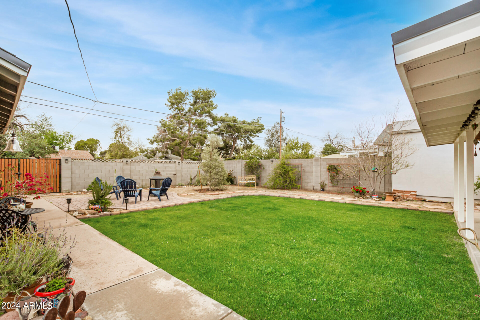 1913 E TURNEY Avenue