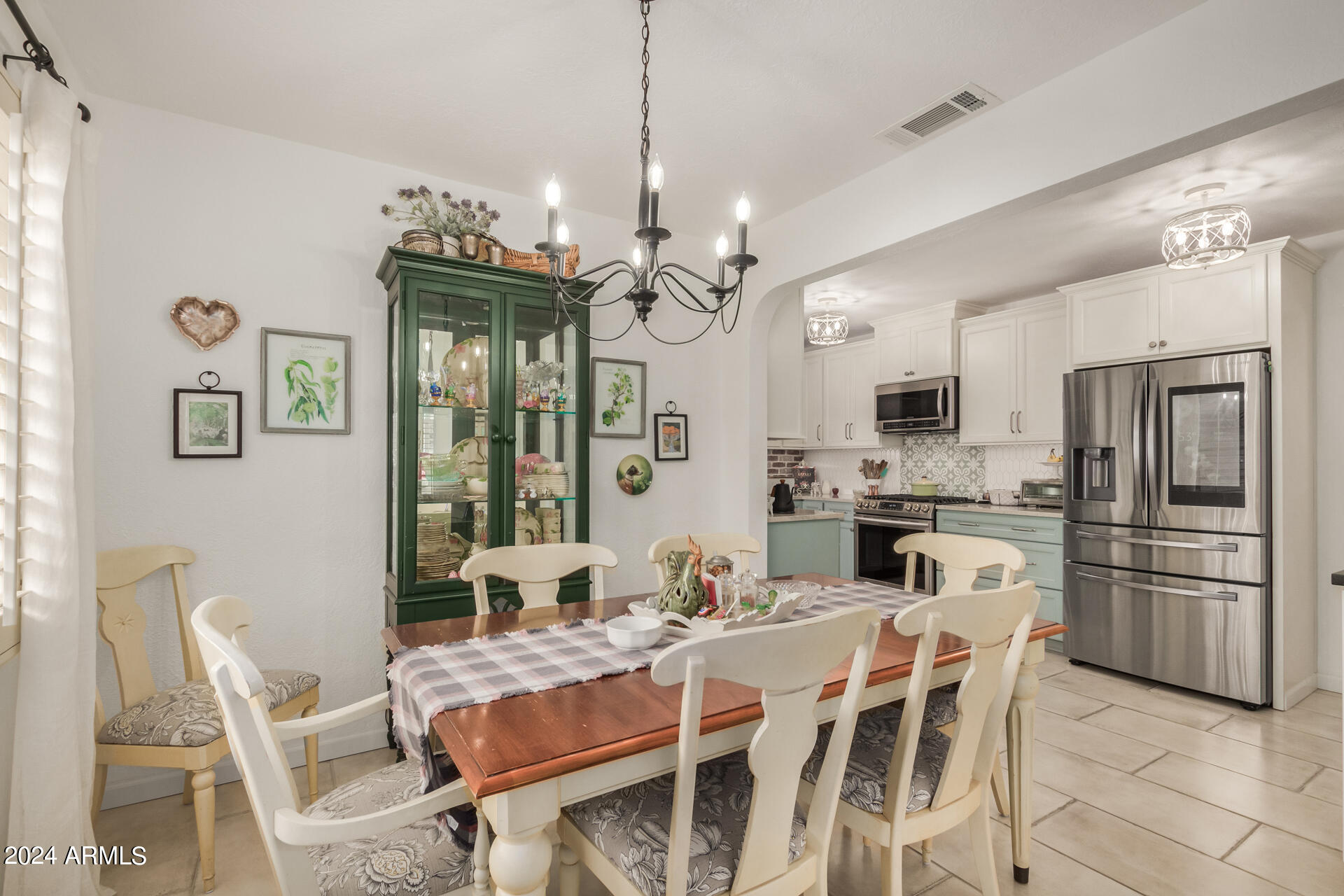 1913 E TURNEY Avenue