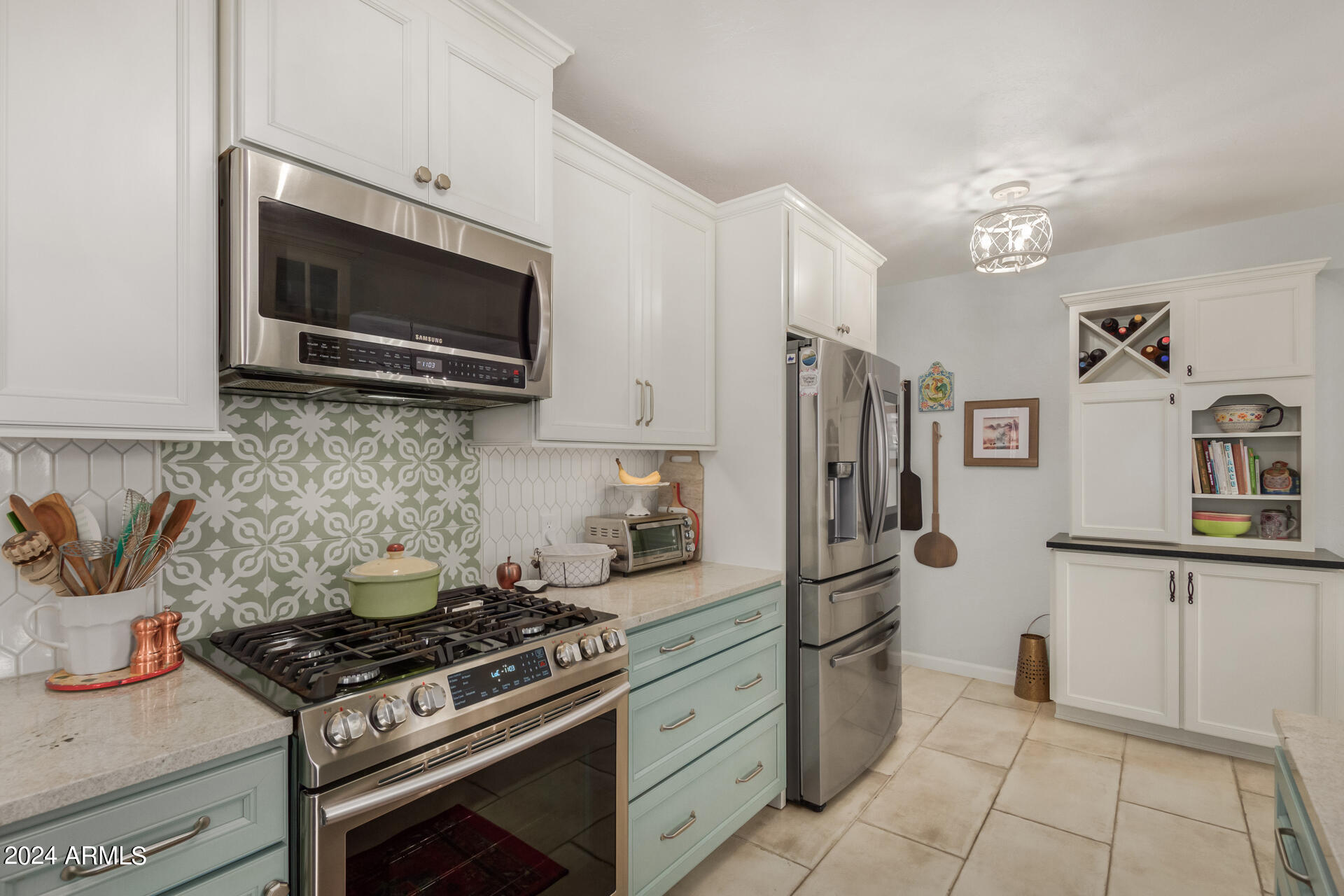 1913 E TURNEY Avenue