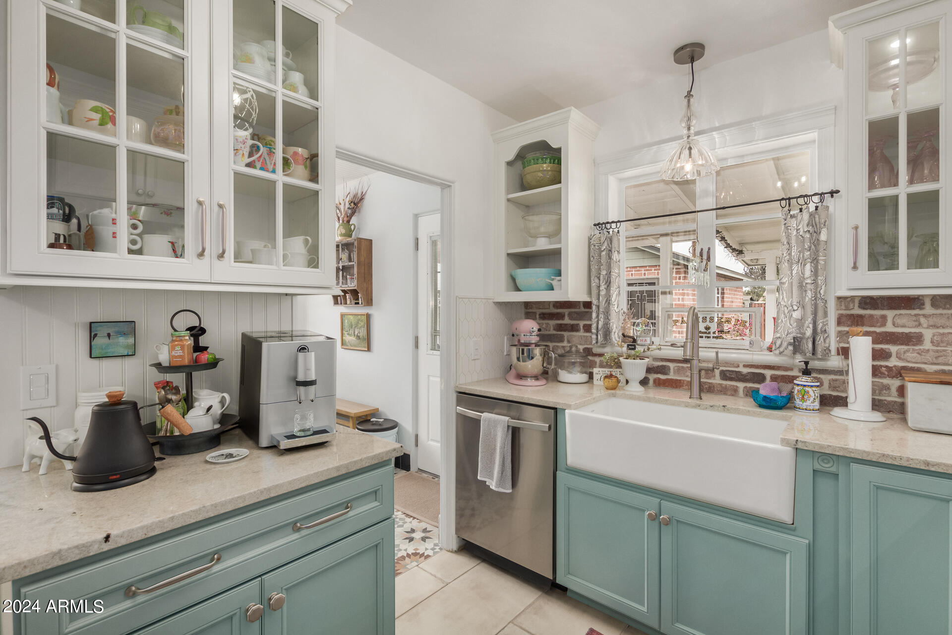 1913 E TURNEY Avenue