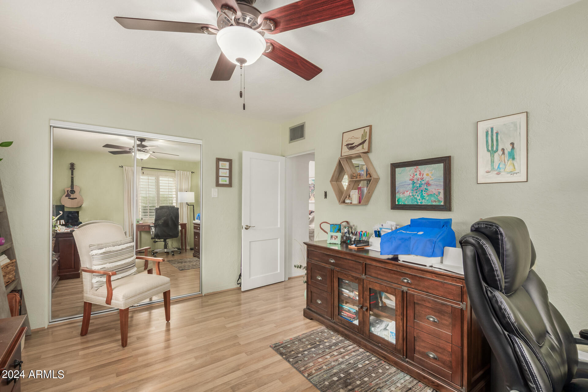 1913 E TURNEY Avenue