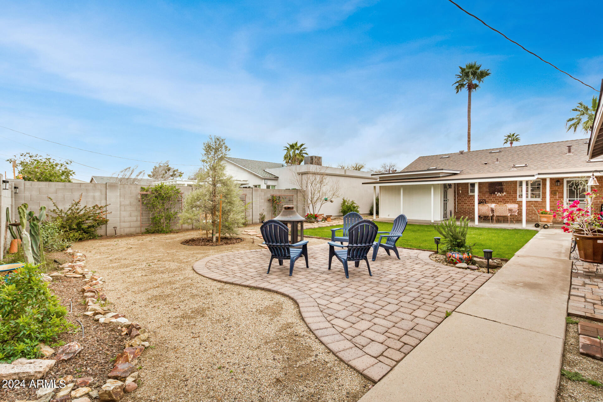 1913 E TURNEY Avenue