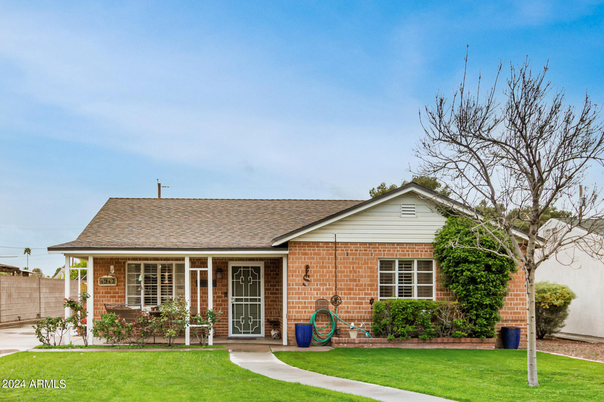 1913 E TURNEY Avenue