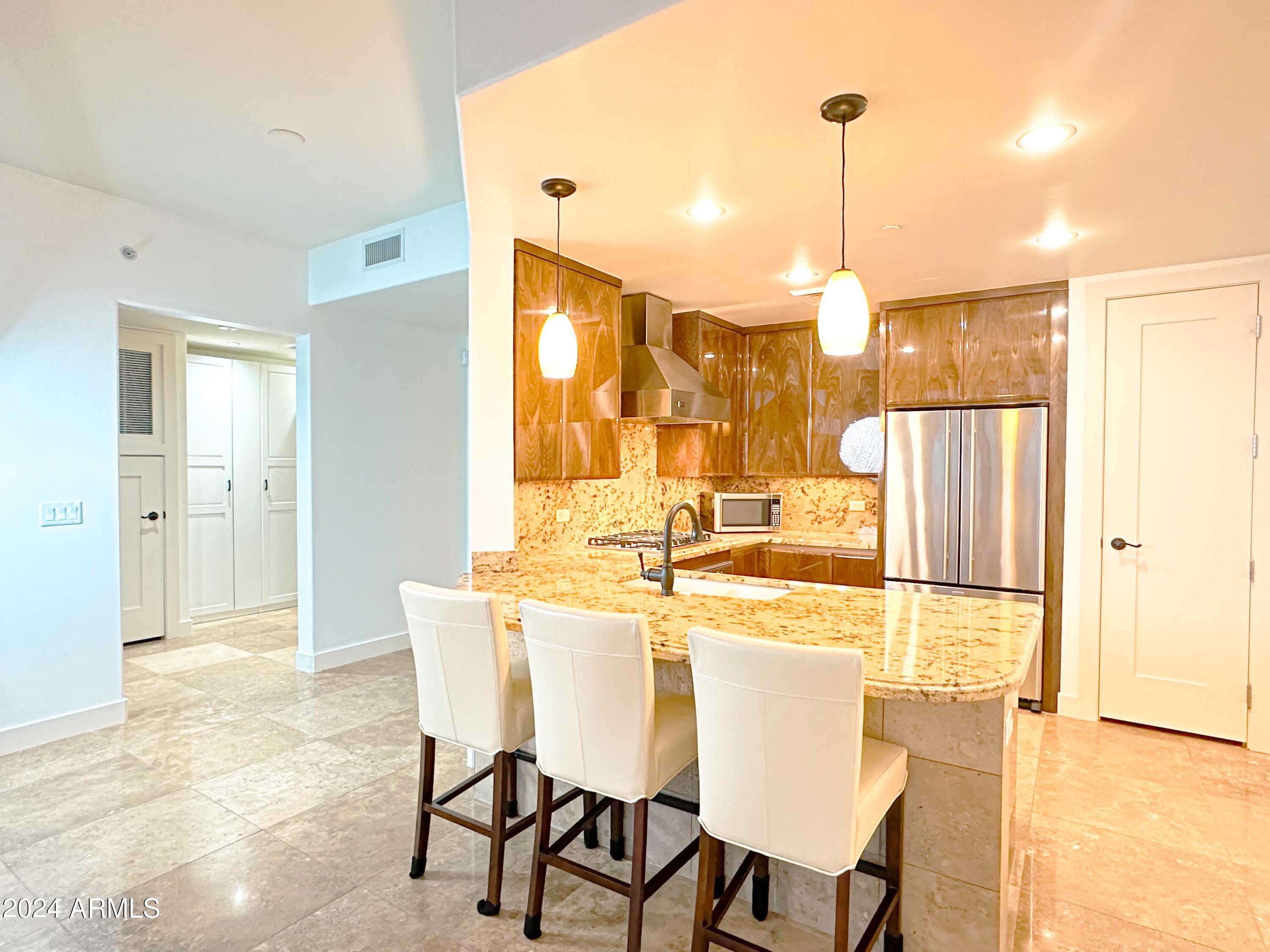 140 E RIO SALADO Parkway, 1105