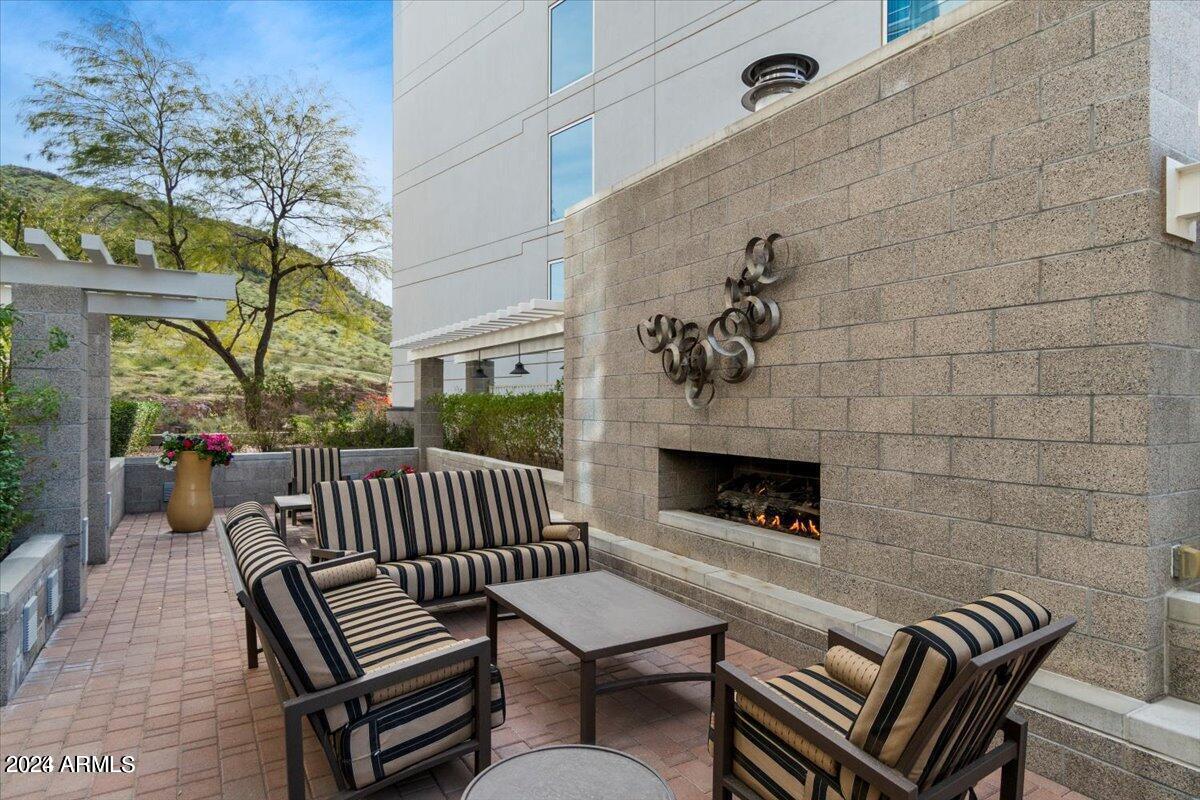 140 E RIO SALADO Parkway, 1105