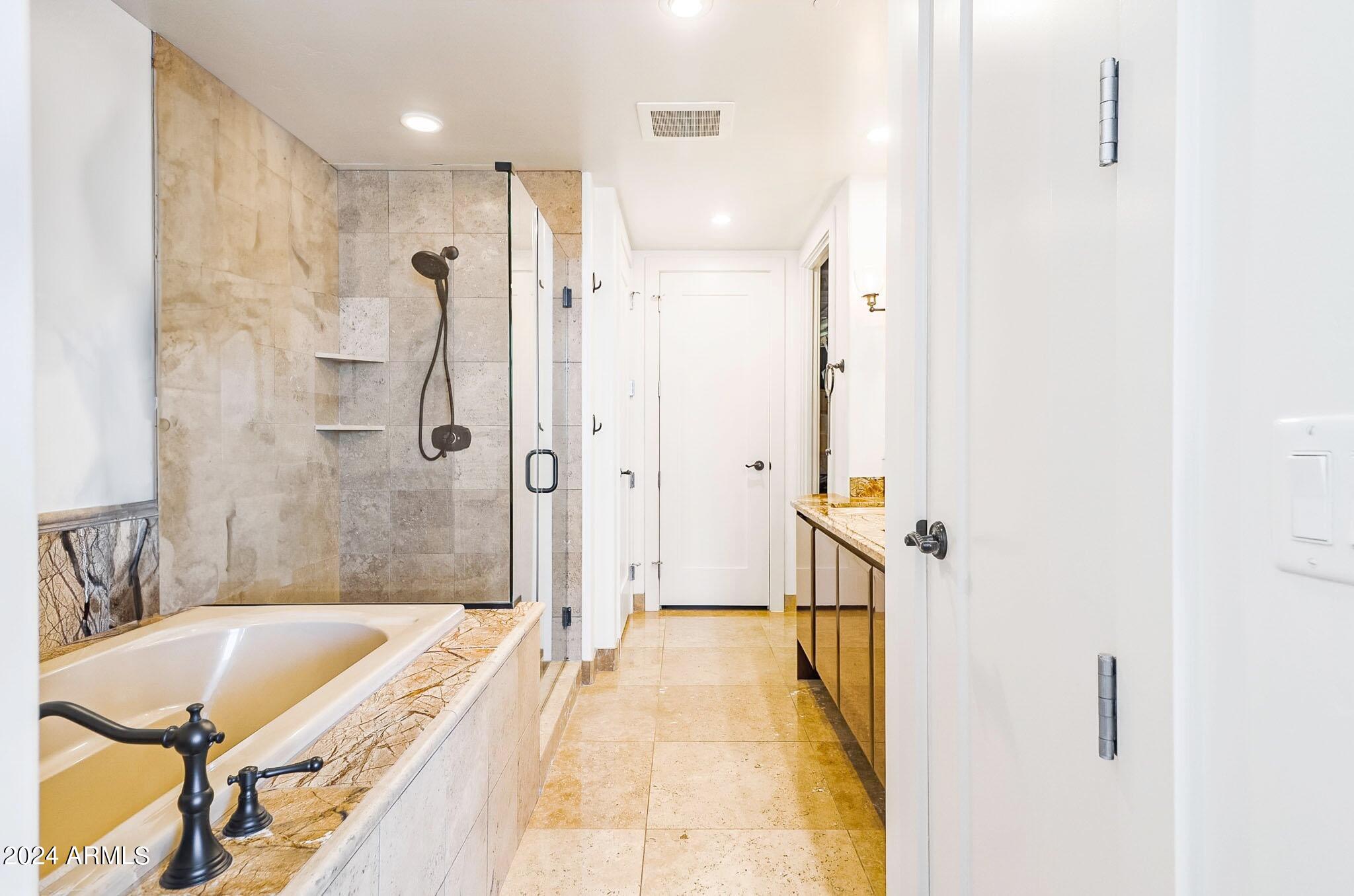 140 E RIO SALADO Parkway, 1105