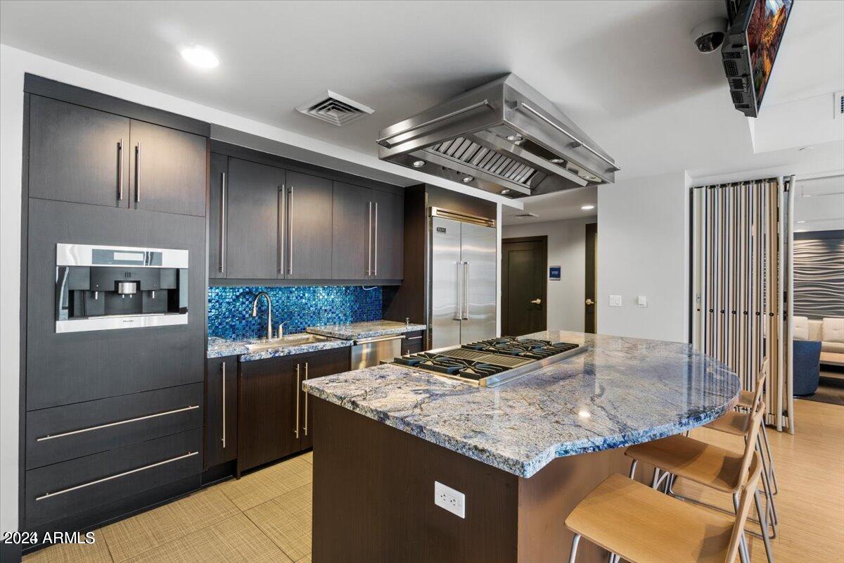 140 E RIO SALADO Parkway, 1105