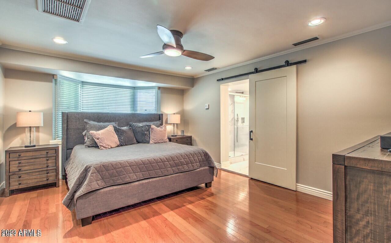 201 W LINGER Lane