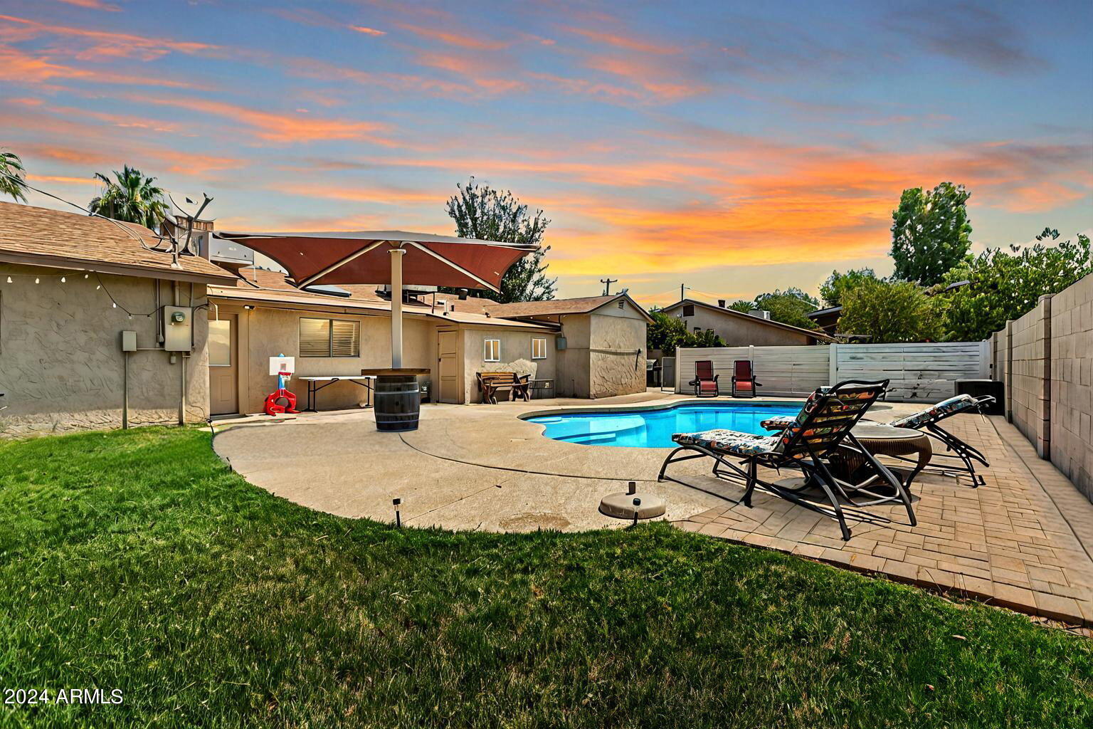 3237 W NORTHVIEW Avenue