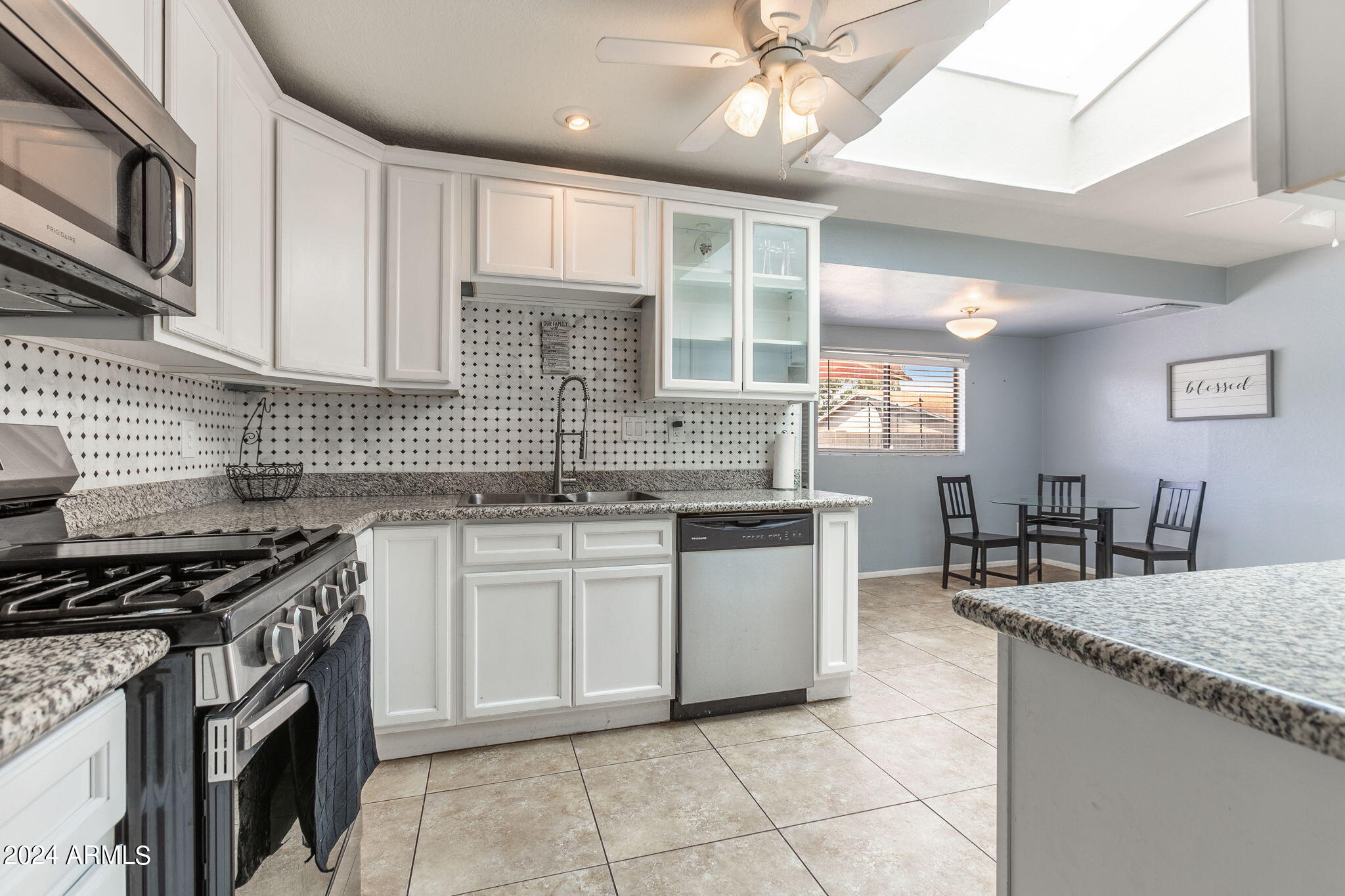 3237 W NORTHVIEW Avenue