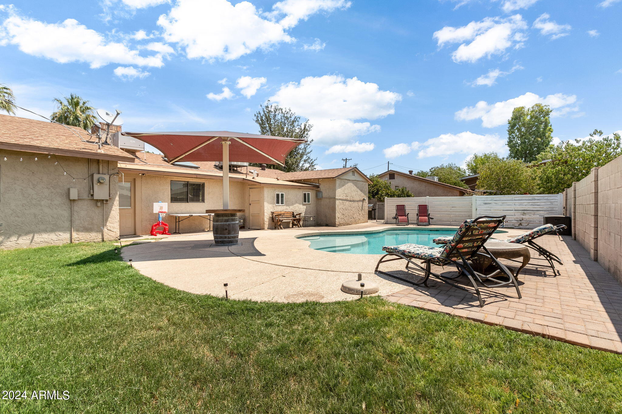 3237 W NORTHVIEW Avenue