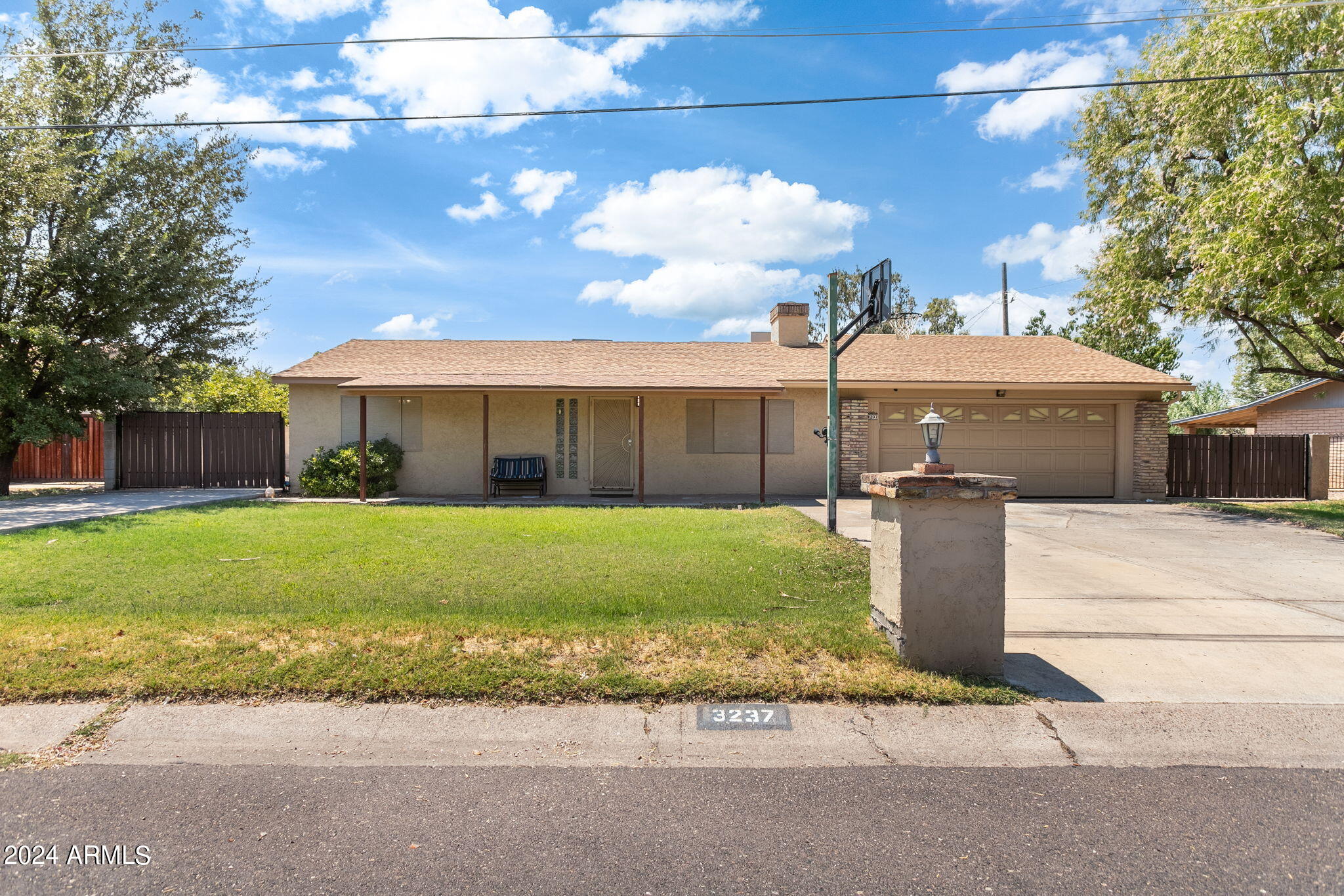 3237 W NORTHVIEW Avenue