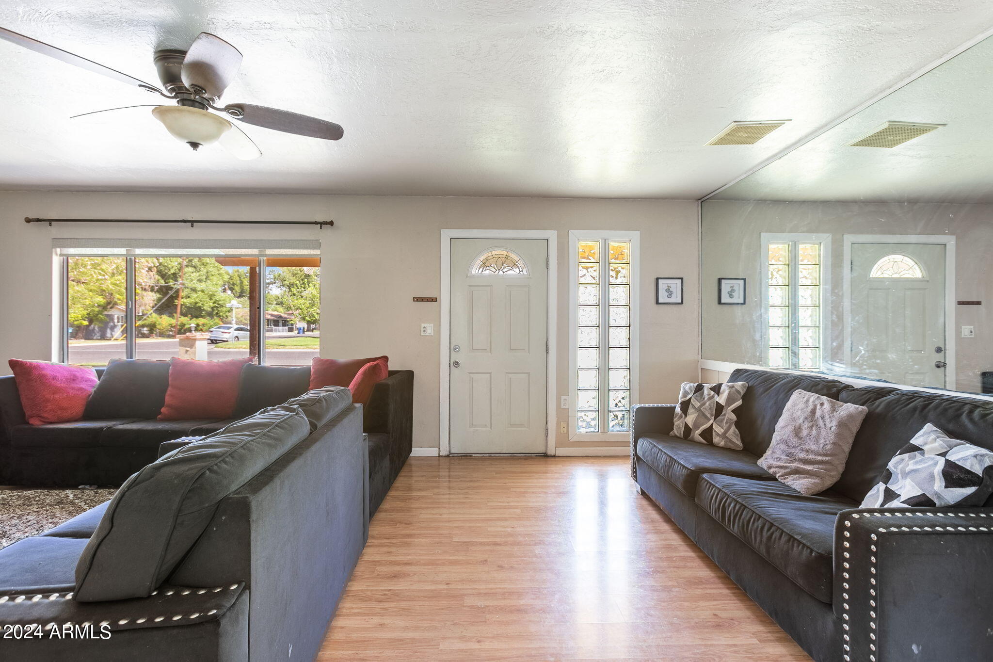 3237 W NORTHVIEW Avenue