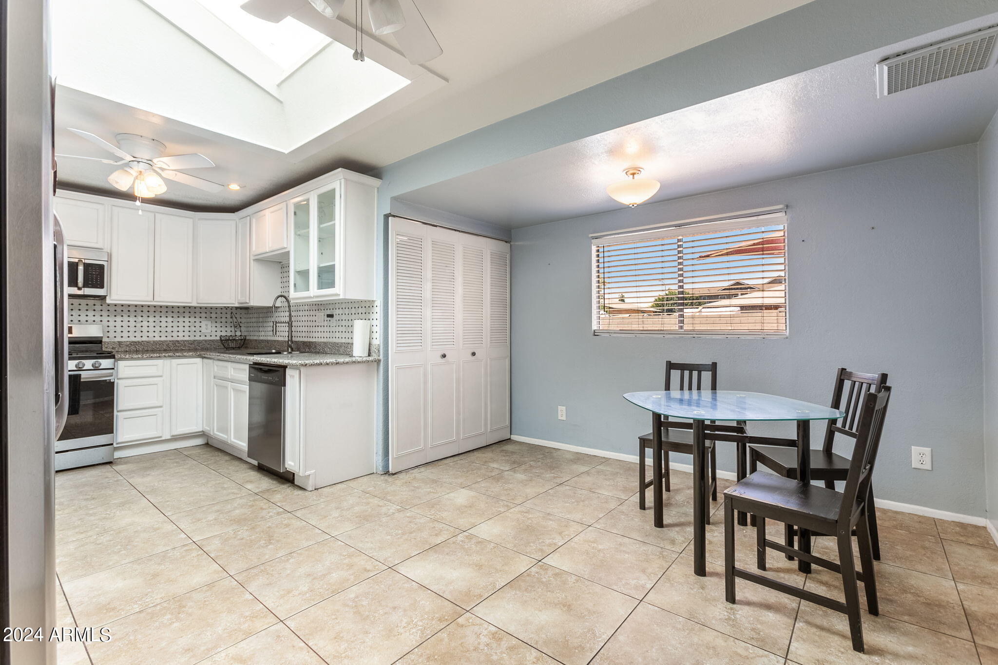 3237 W NORTHVIEW Avenue