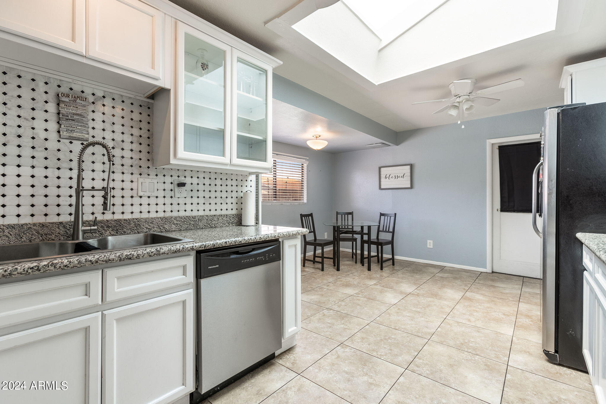 3237 W NORTHVIEW Avenue