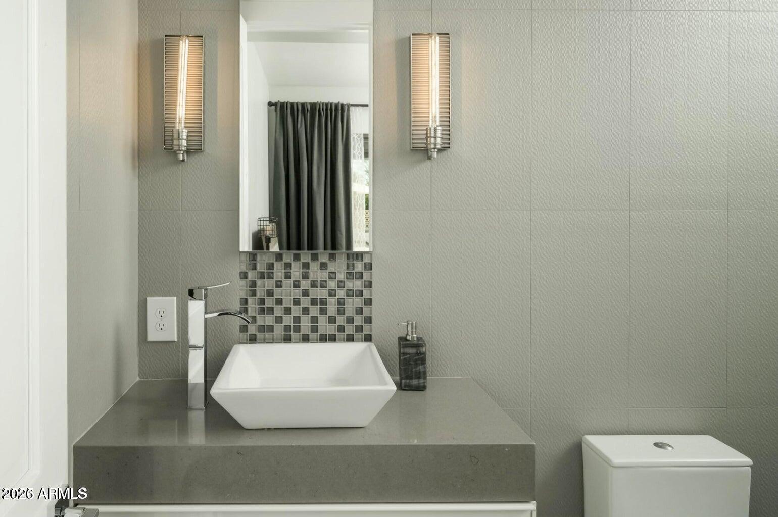 8011 E Larkspur Drive