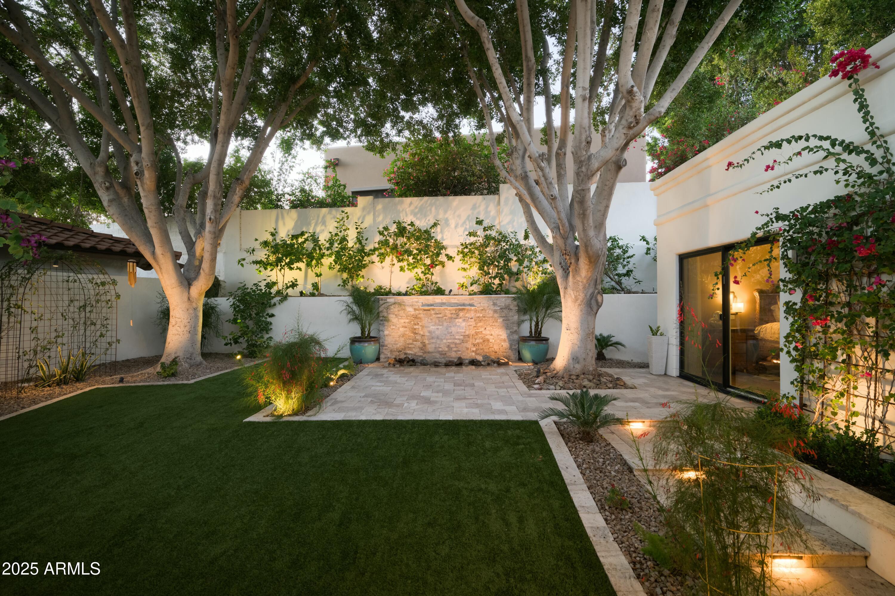 3140 E CLAREMONT Avenue