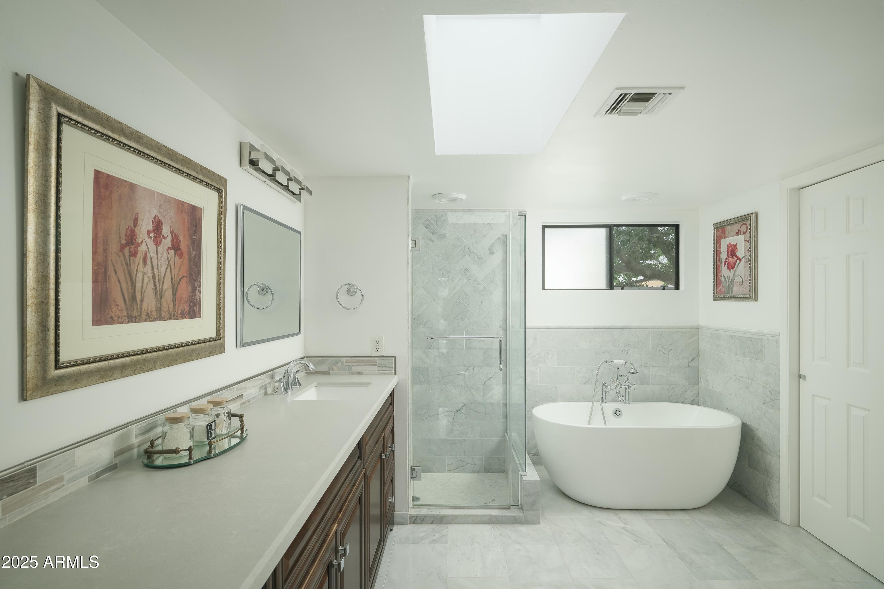 3140 E CLAREMONT Avenue