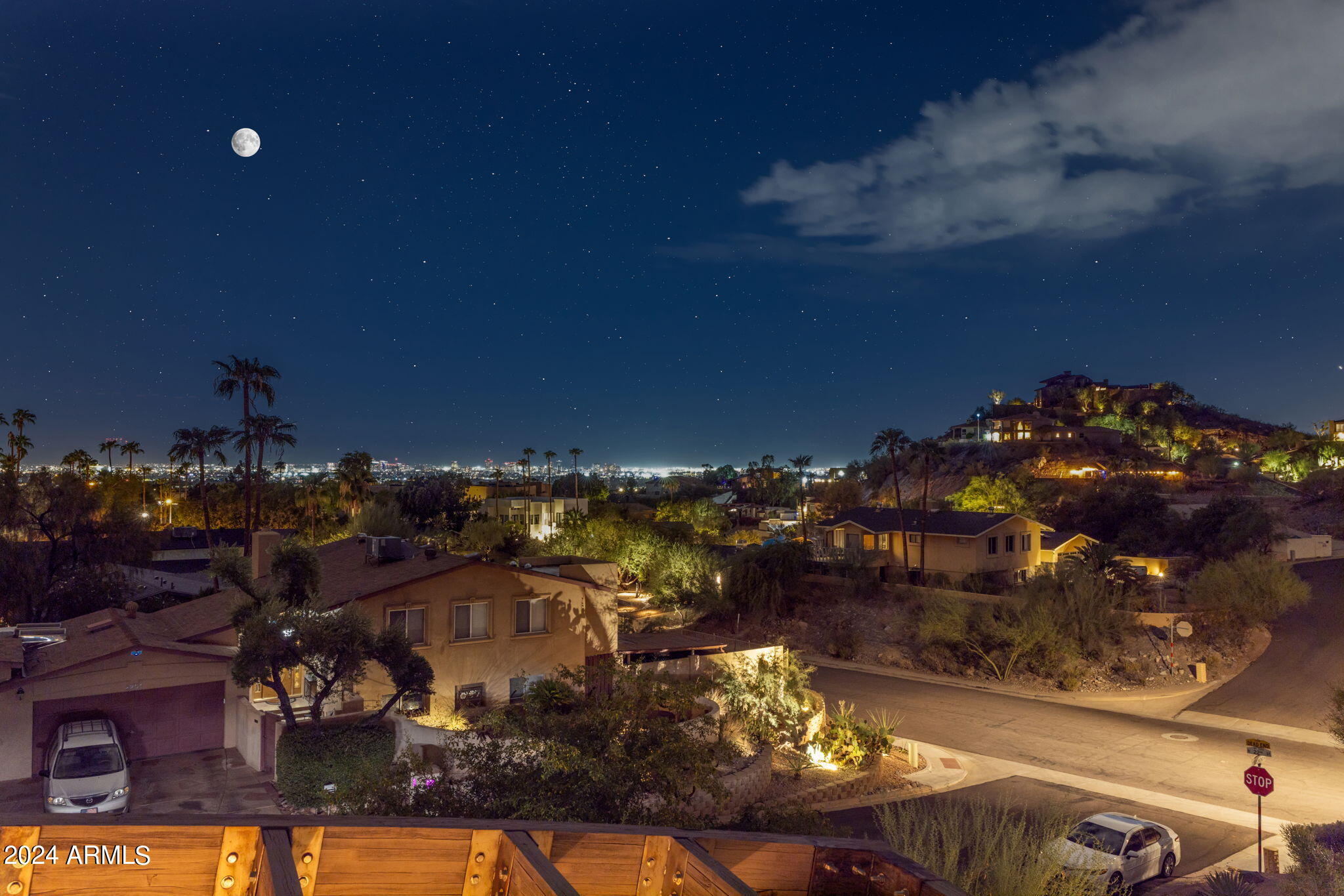 2208 E BELMONT Avenue