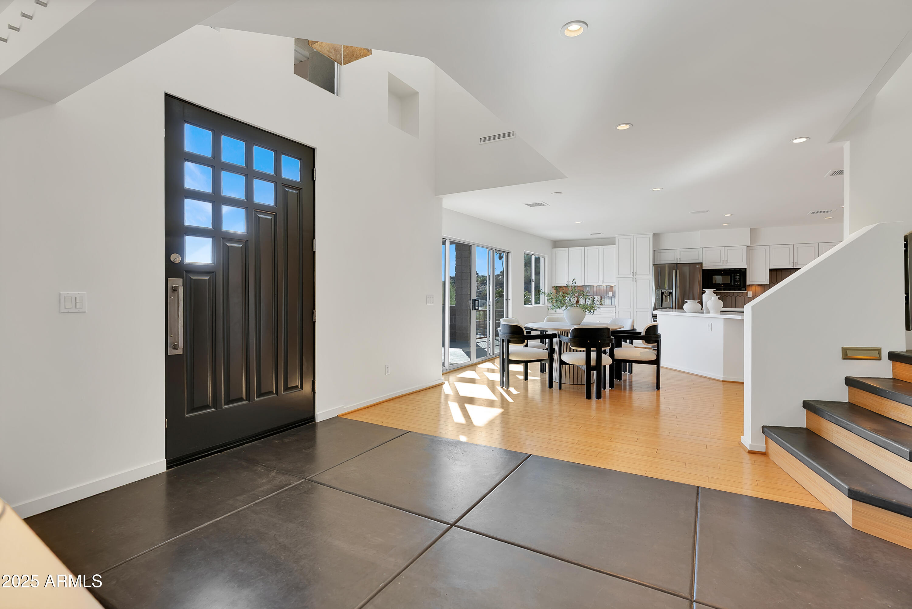 2208 E BELMONT Avenue