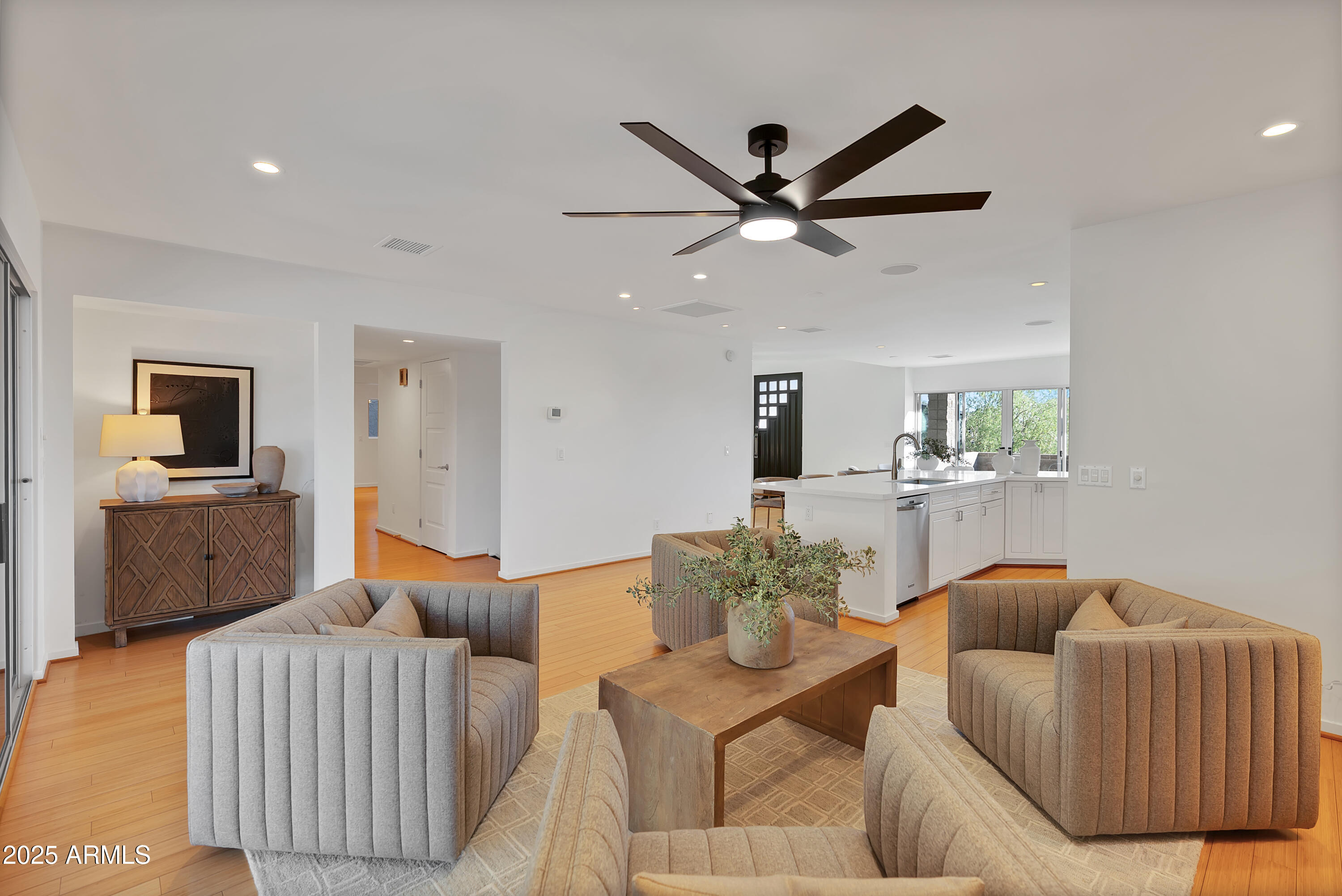 2208 E BELMONT Avenue