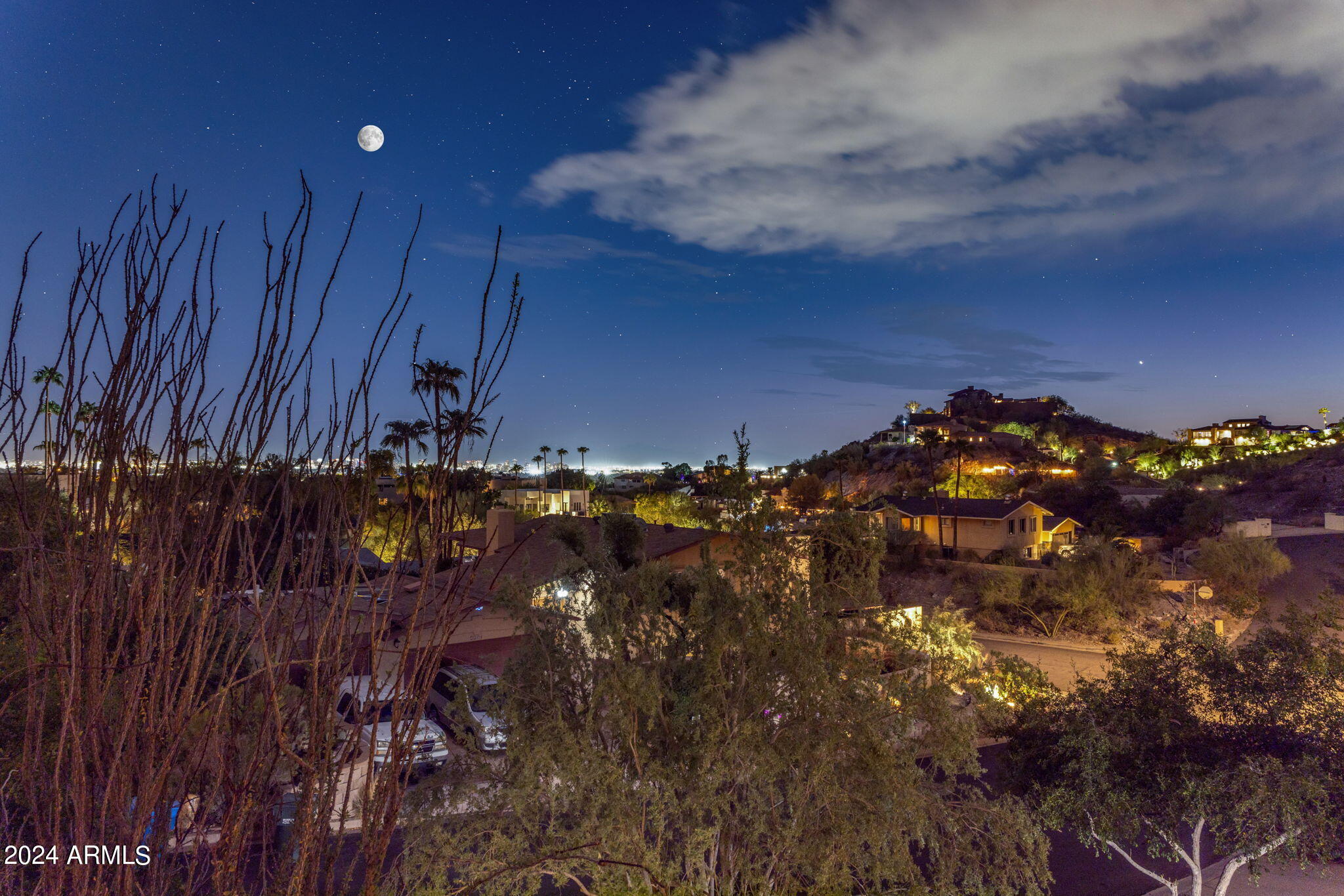 2208 E BELMONT Avenue