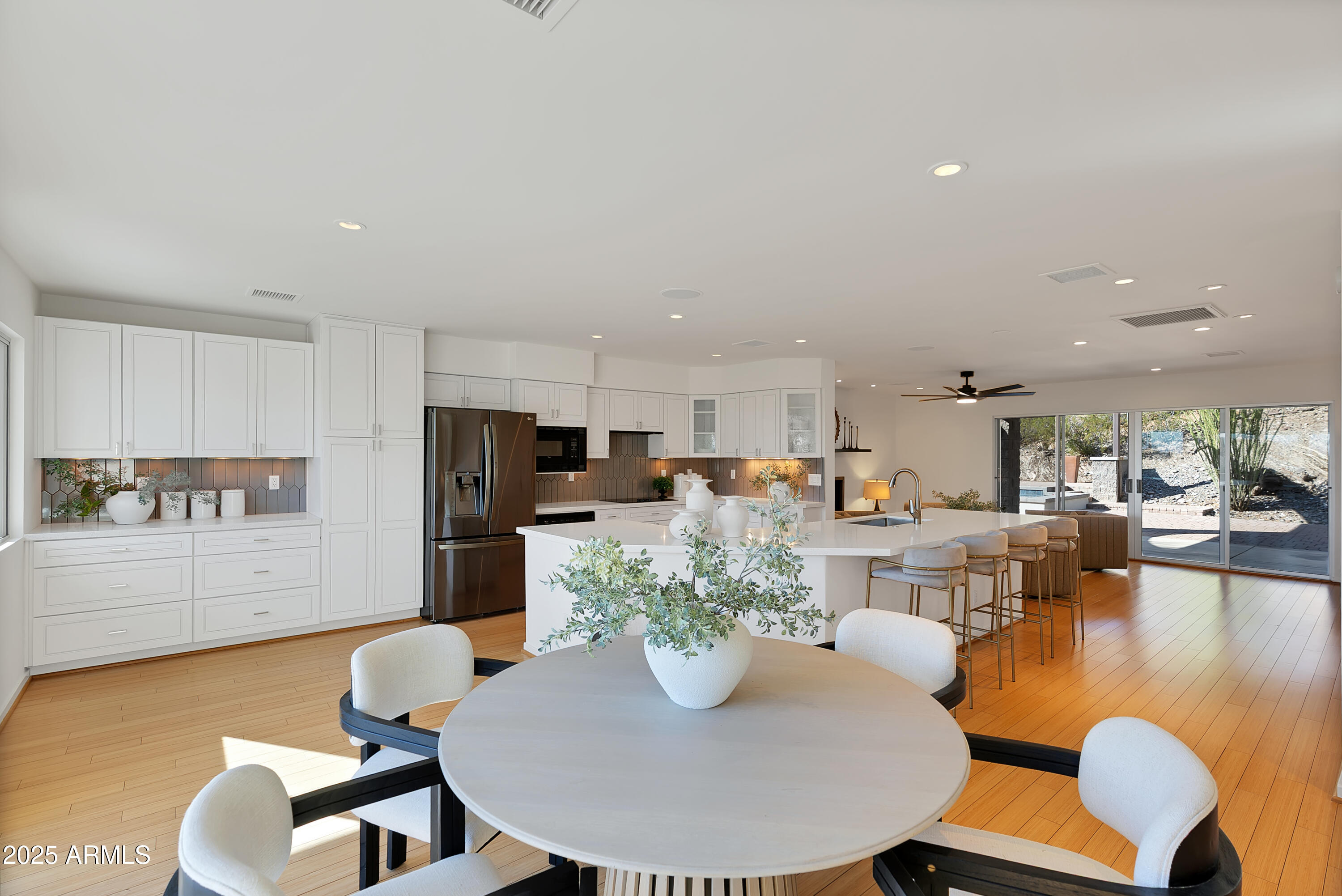 2208 E BELMONT Avenue