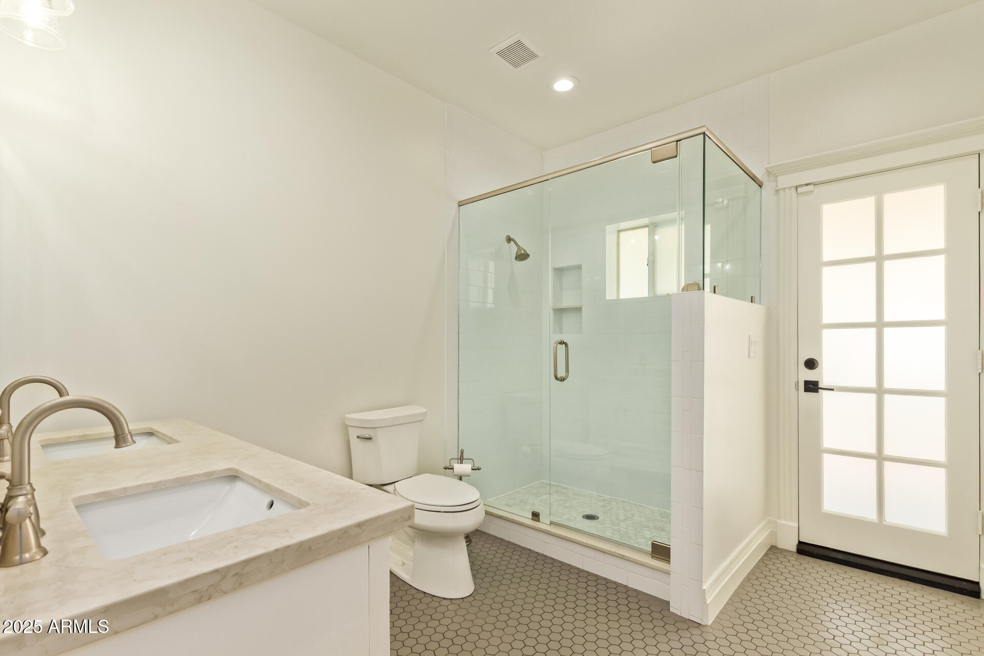 2231 E LAUREL Street