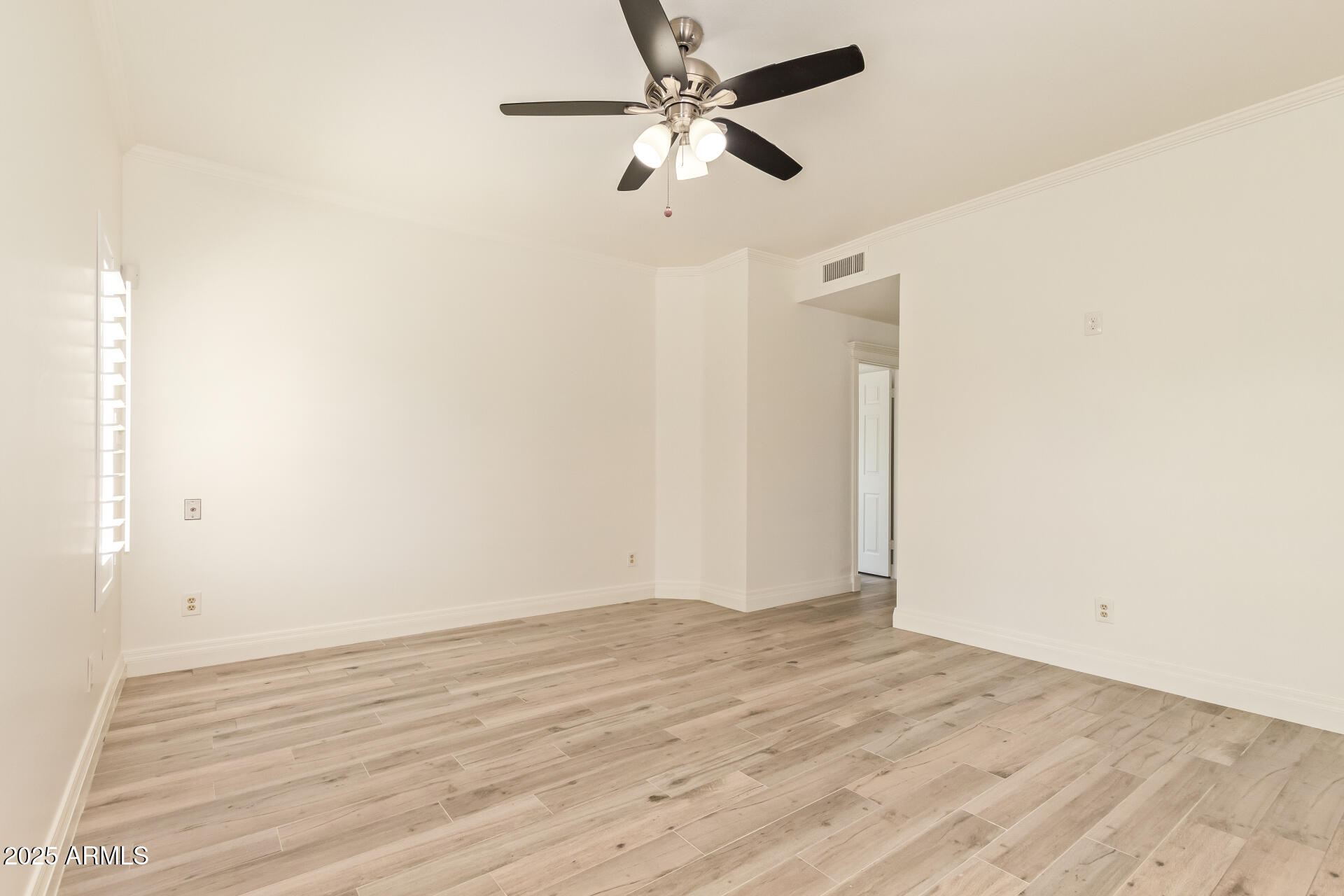 2231 E LAUREL Street