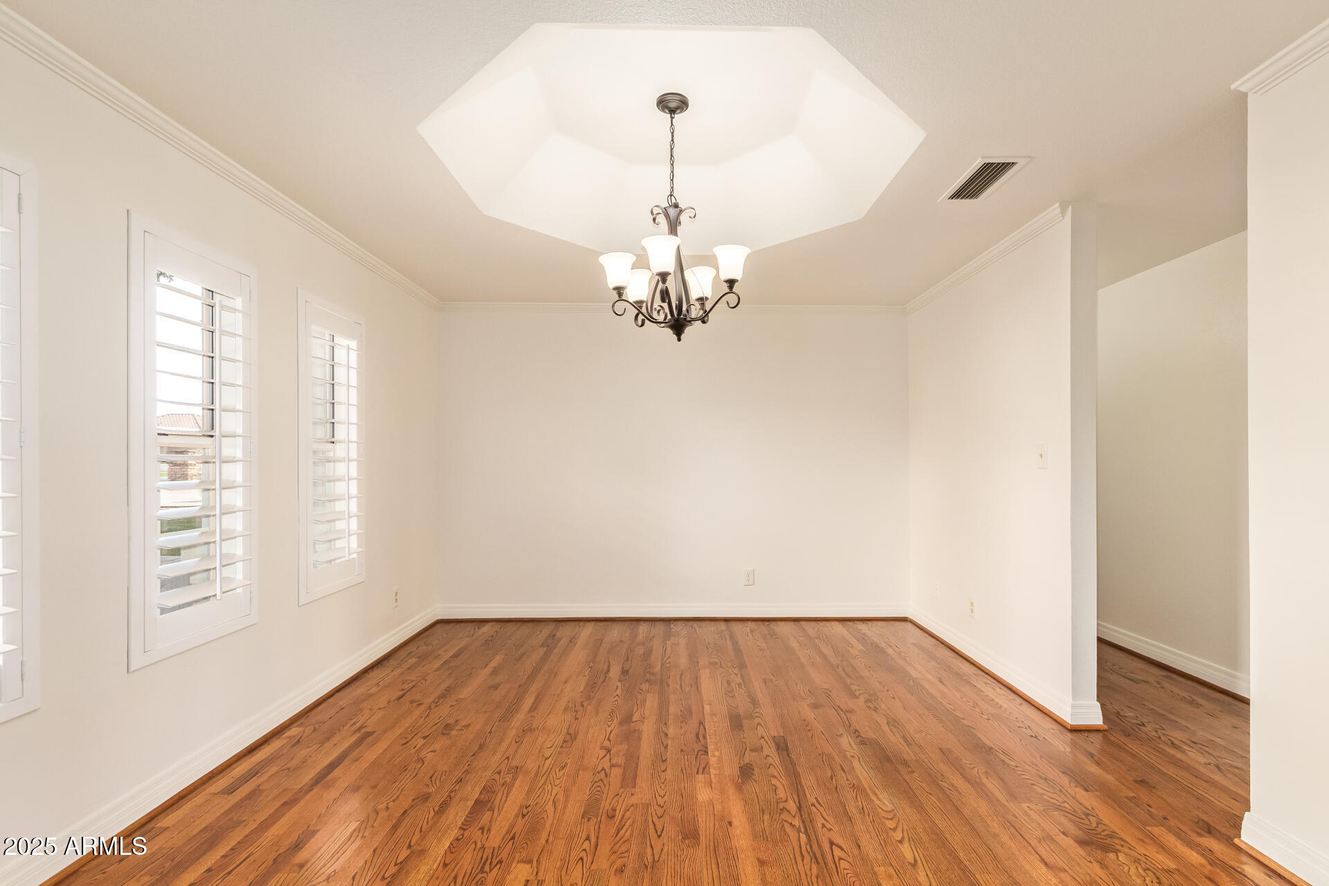 2231 E LAUREL Street