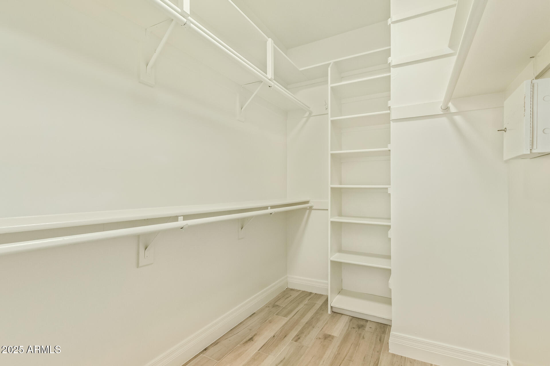 2231 E LAUREL Street