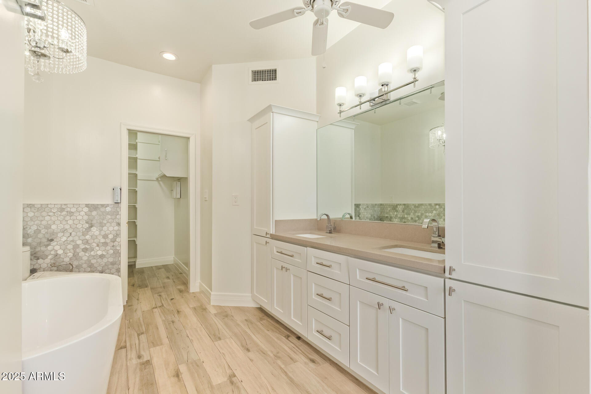 2231 E LAUREL Street