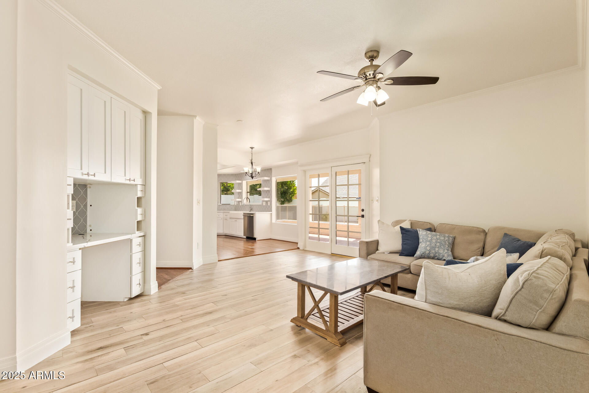 2231 E LAUREL Street