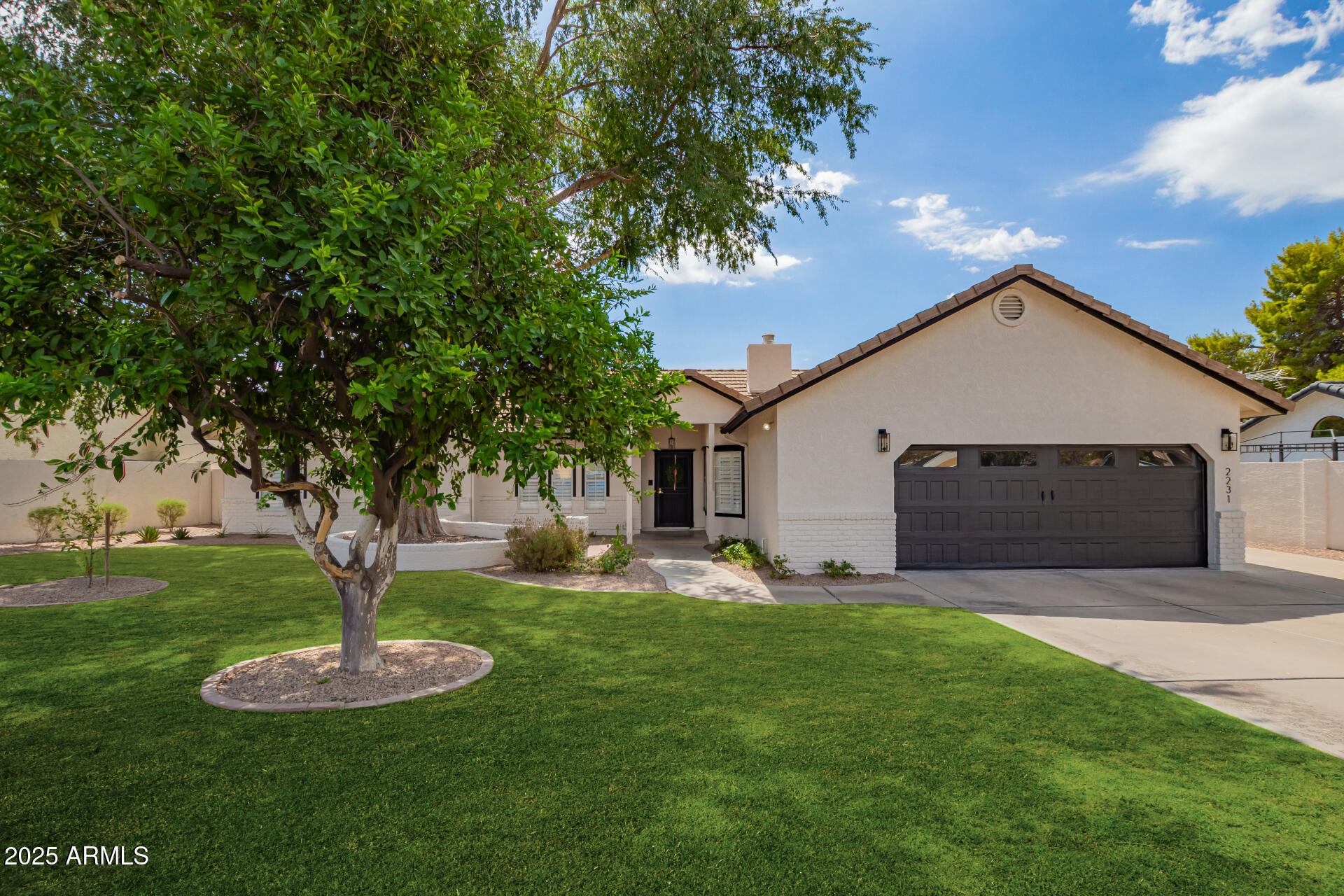 2231 E LAUREL Street