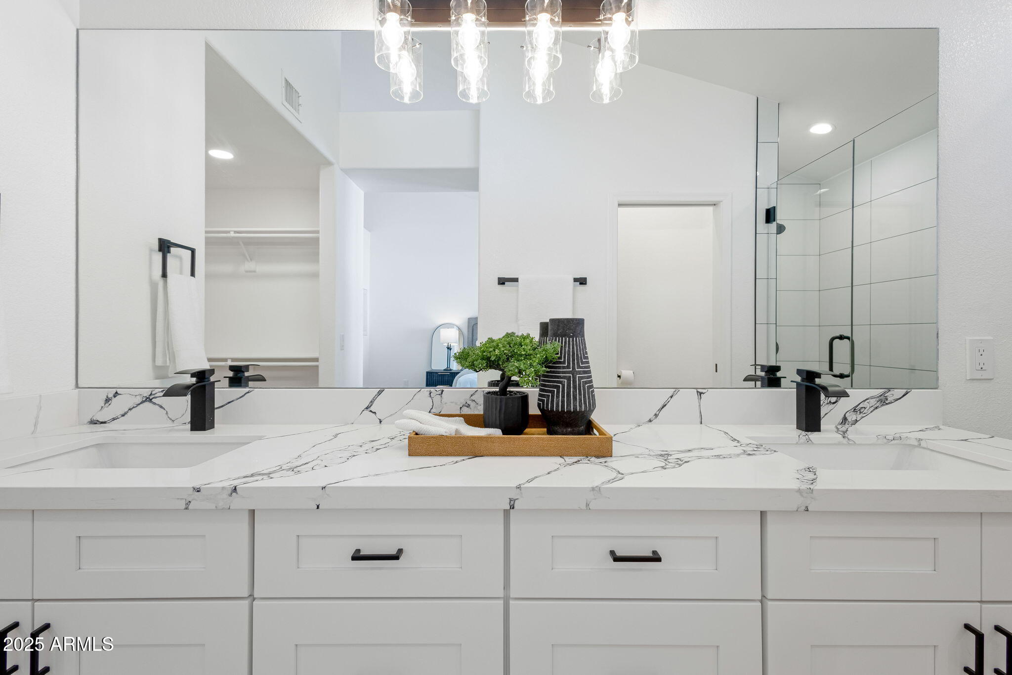 1960 E CALLE MONTE Vista