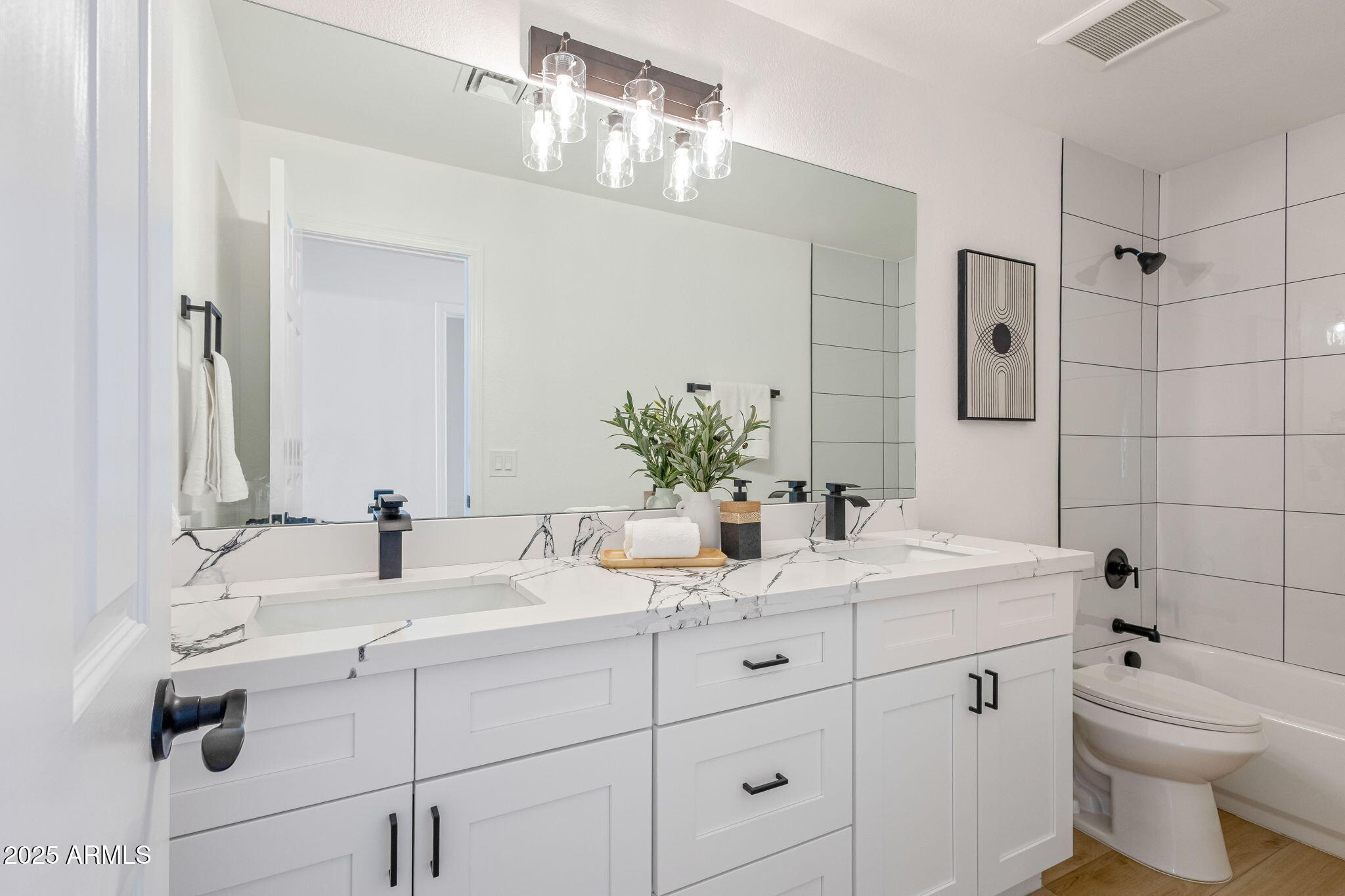 1960 E CALLE MONTE Vista