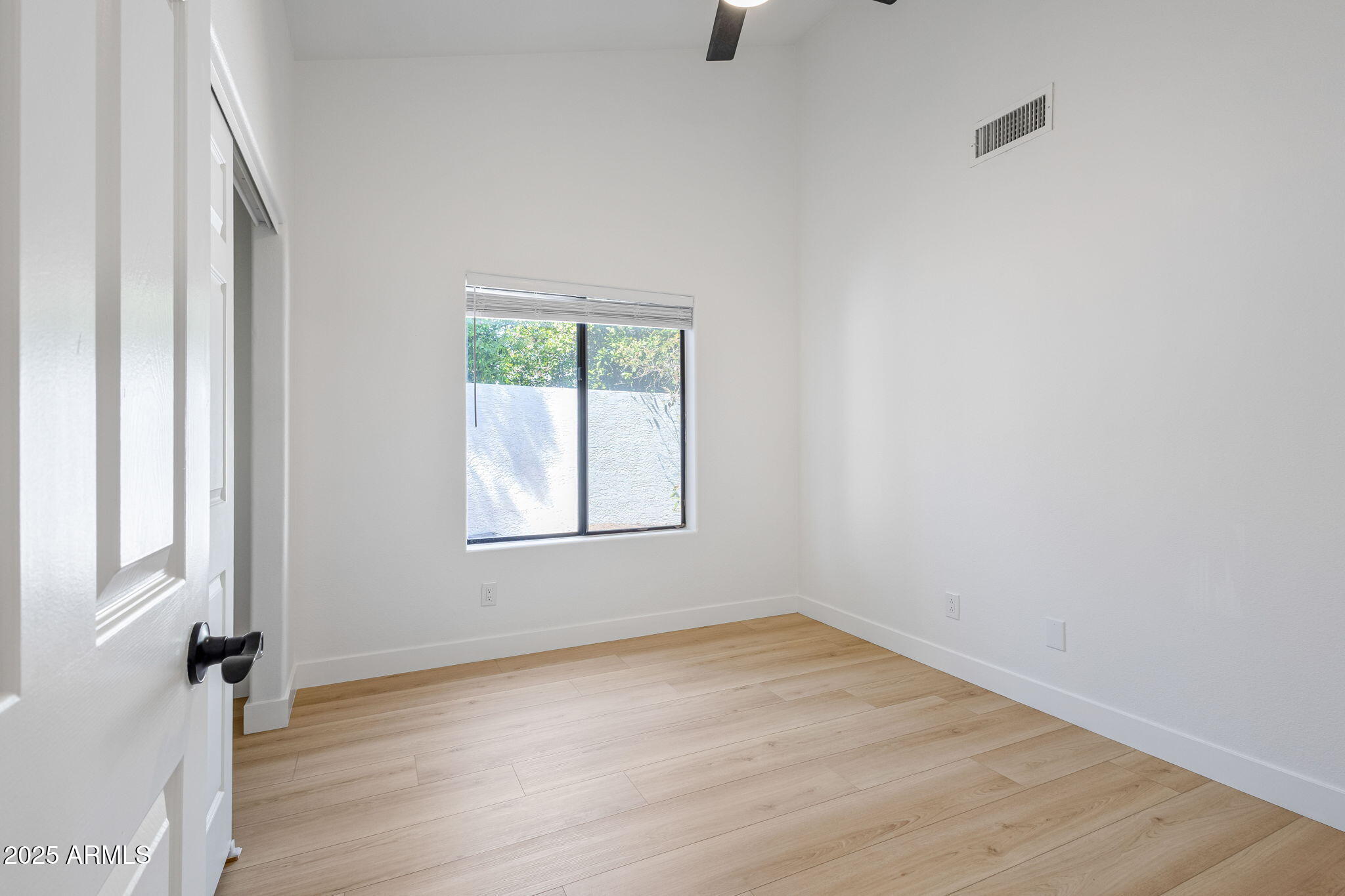 1960 E CALLE MONTE Vista