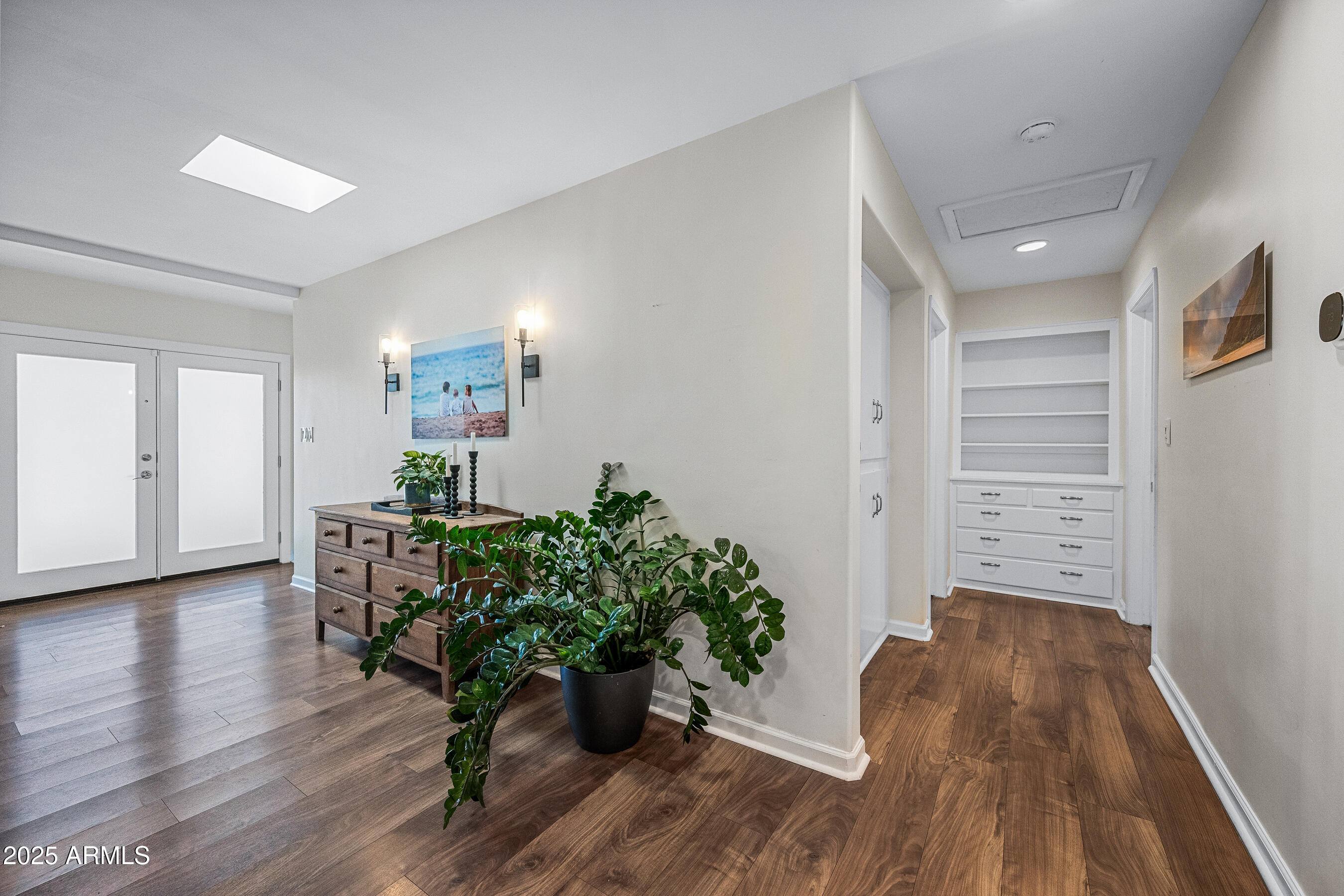 2007 E RANCHO Drive