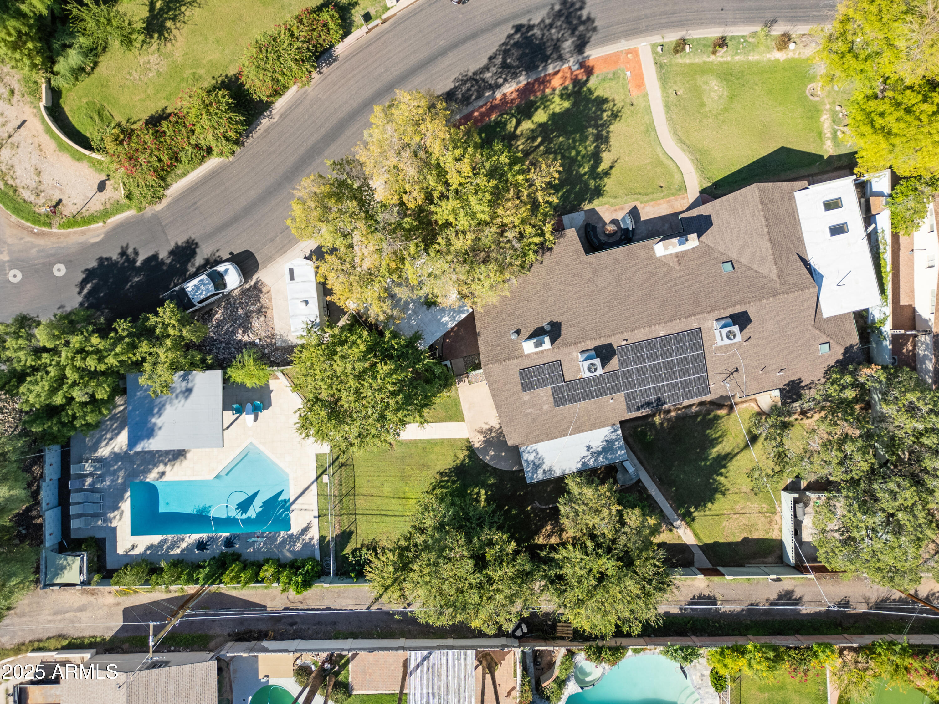 2007 E RANCHO Drive
